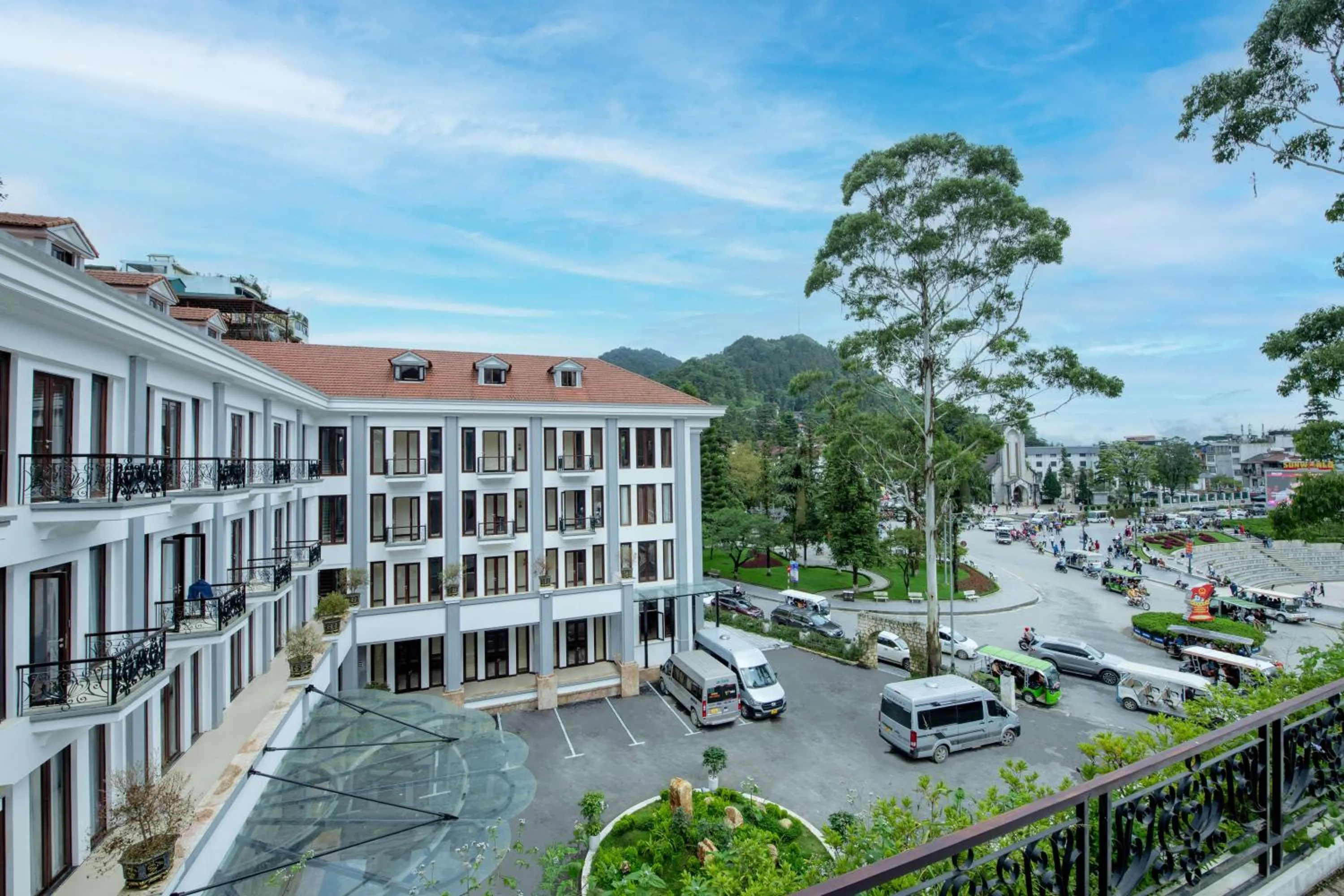 Property building in Sapa Green Forest Hotel & Convention
