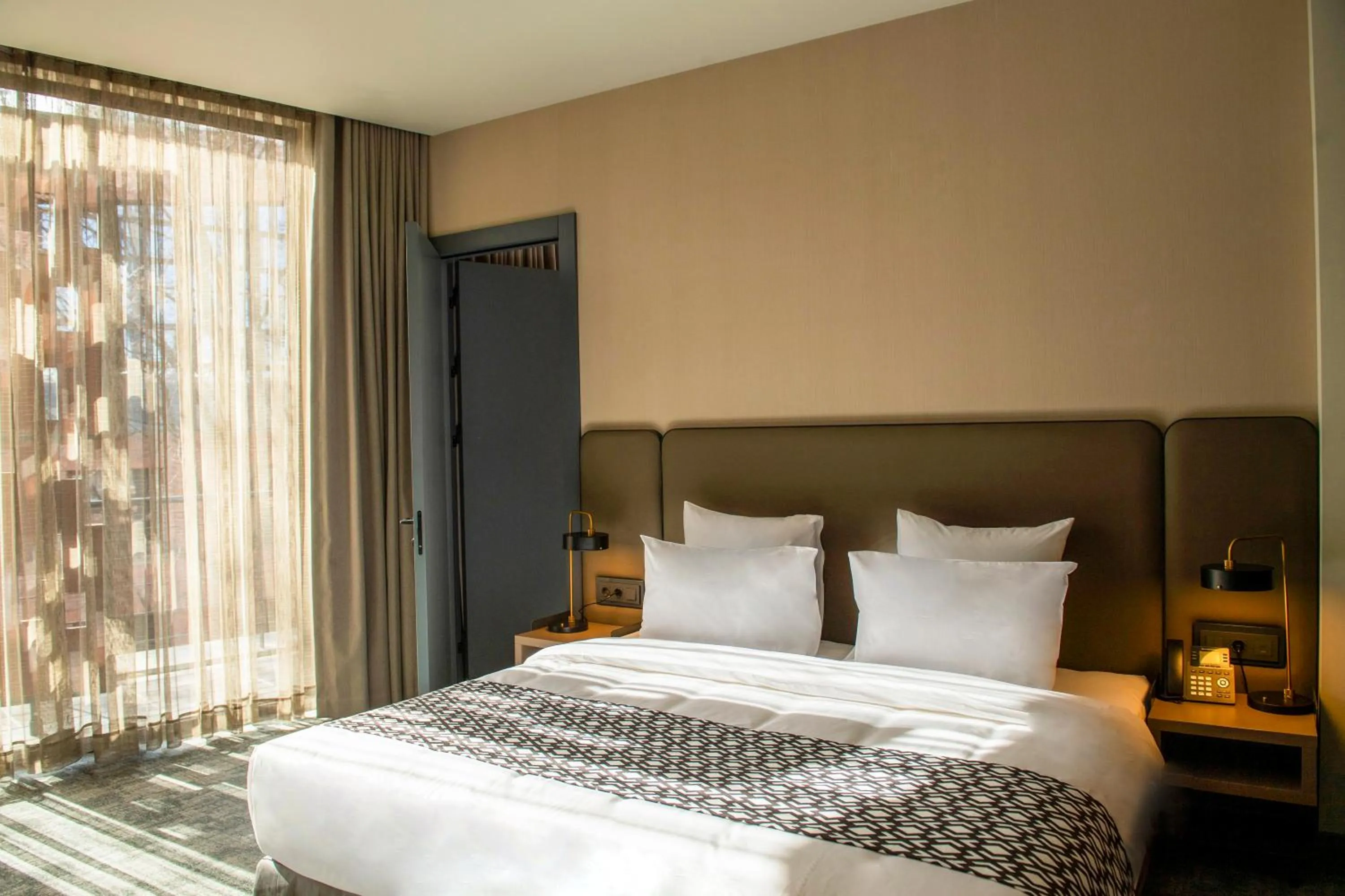 Photo of the whole room, Bed in Qarvasla Hotel