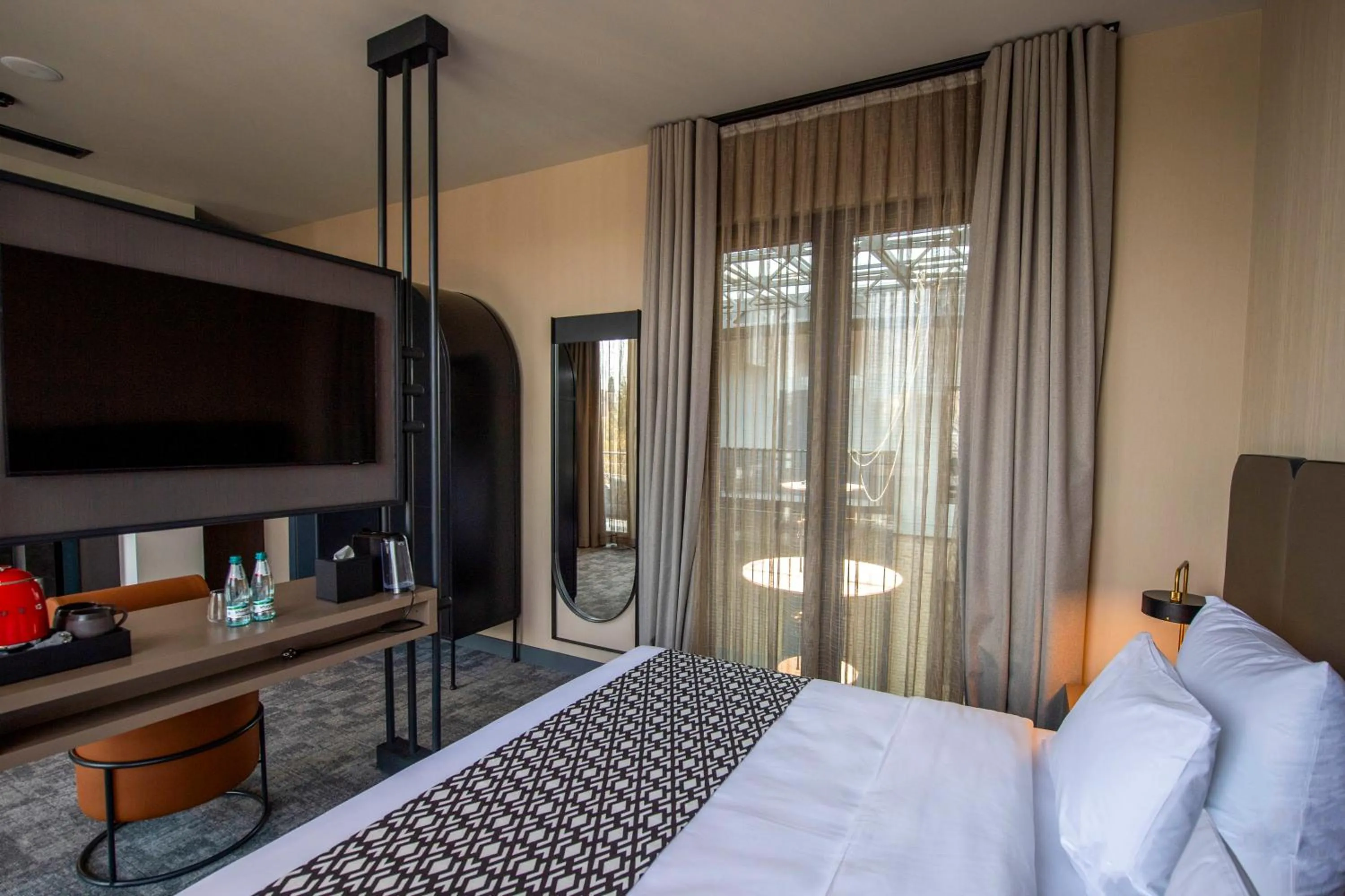 Bed in Qarvasla Hotel