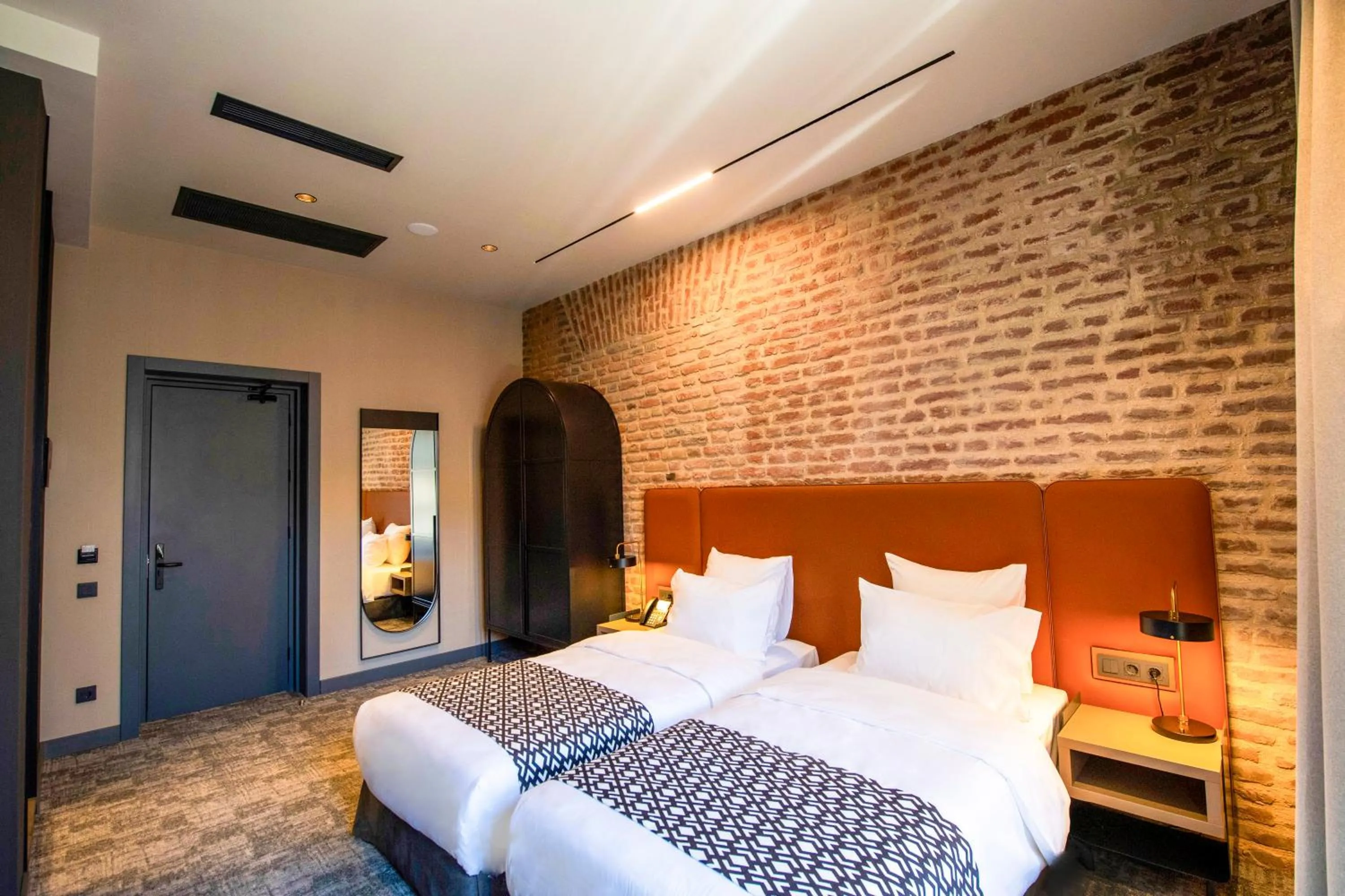 Photo of the whole room, Bed in Qarvasla Hotel