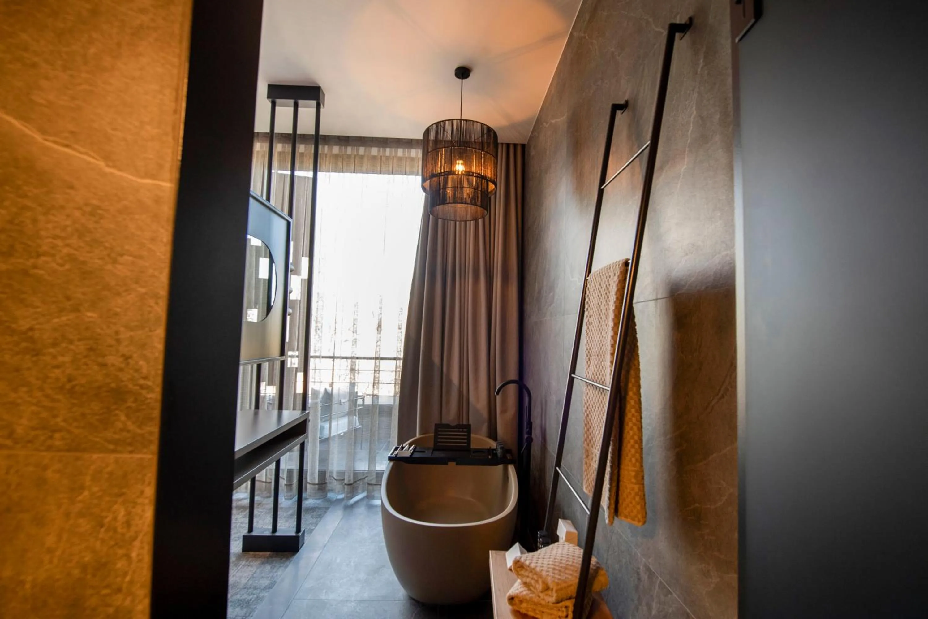 Bath in Qarvasla Hotel