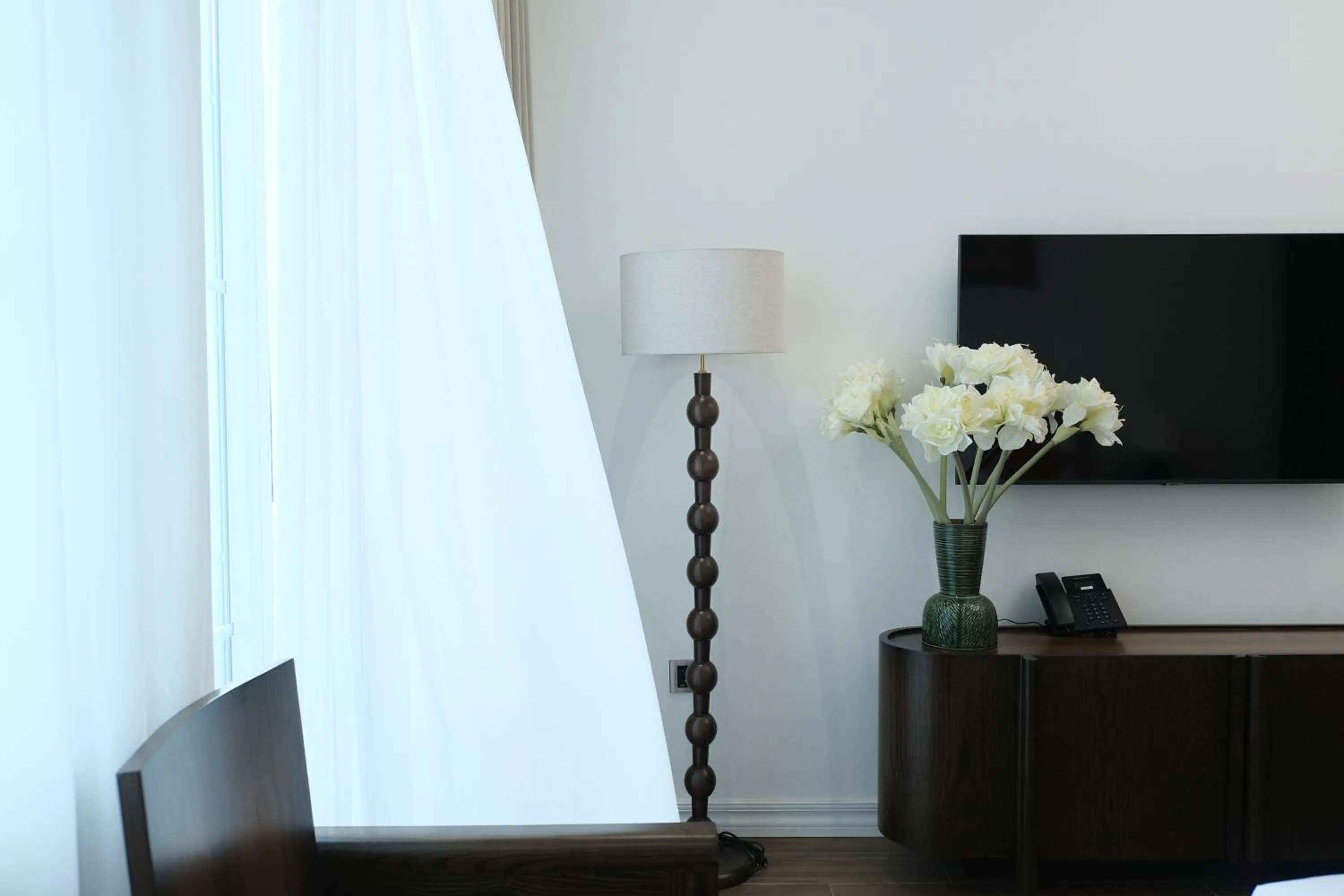 Photo of the whole room in Paul Chabot Hotel