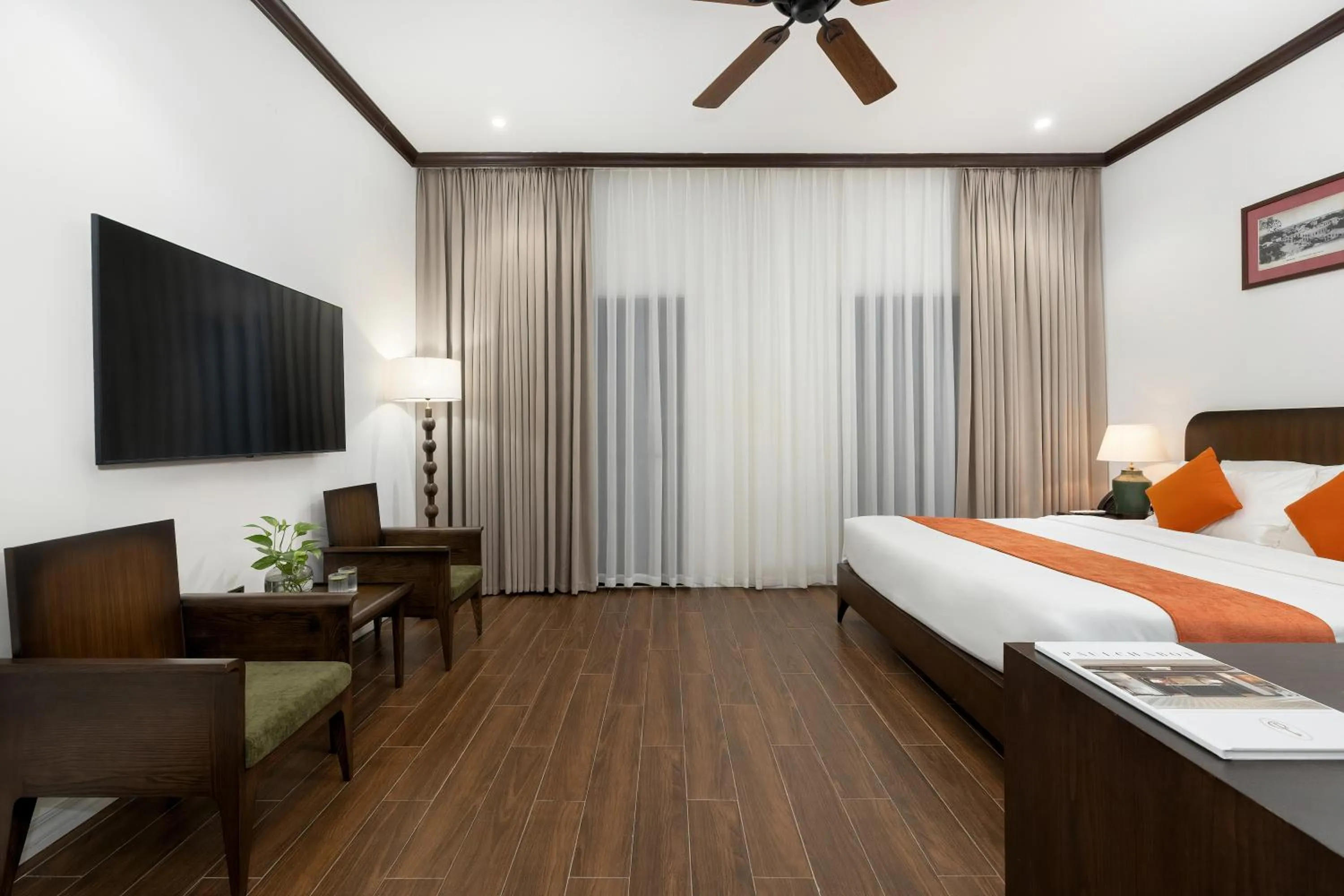 Bed in Paul Chabot Hotel