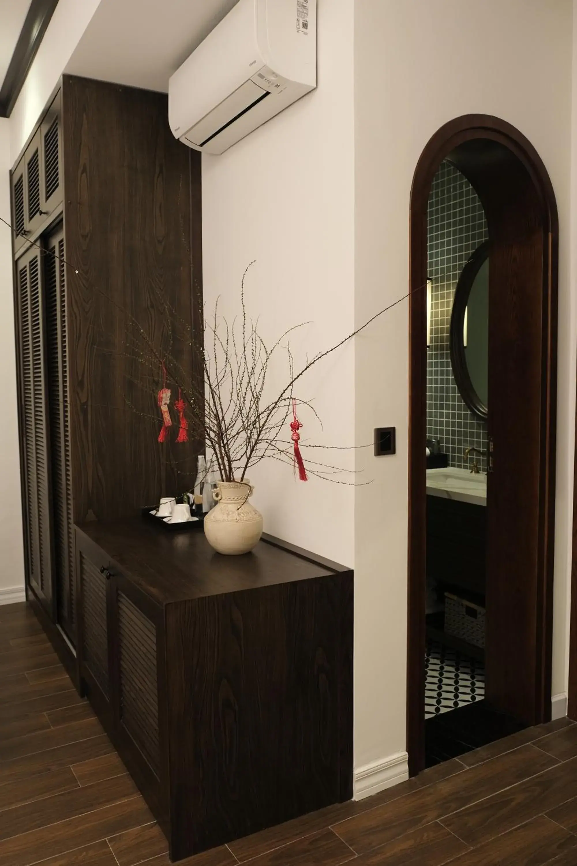 Deluxe Double or Twin Room in Paul Chabot Hotel Deluxe Double or Twin Room in Paul Chabot Hotel