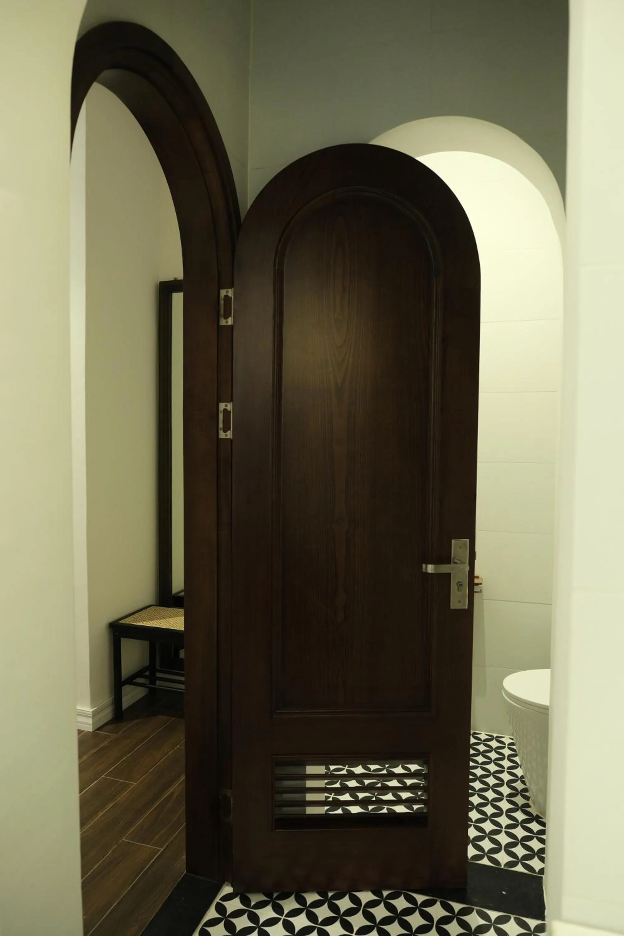 Toilet in Paul Chabot Hotel