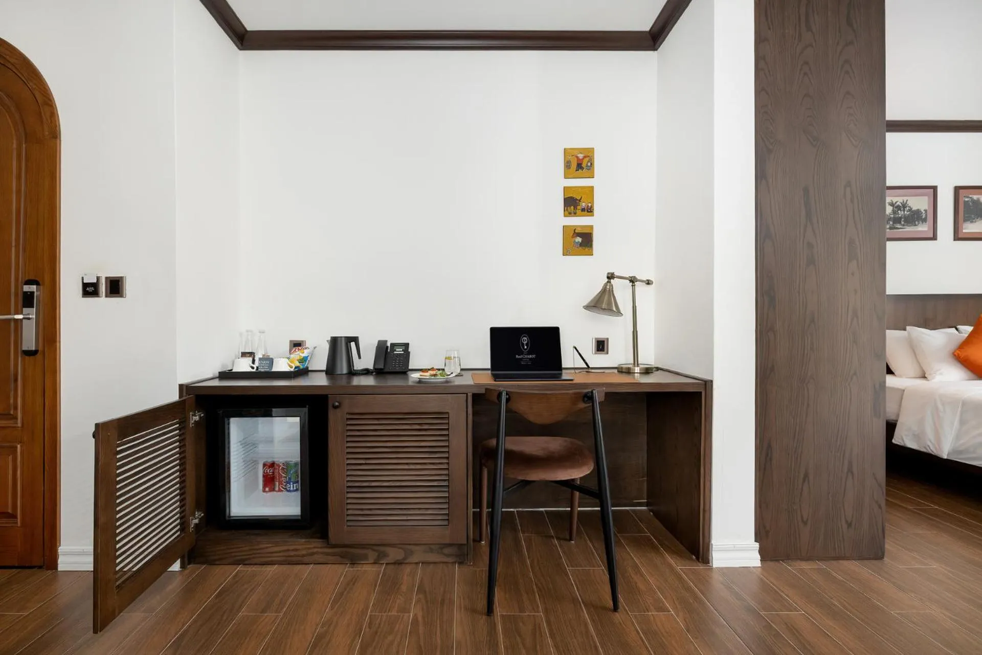 Bed in Paul Chabot Hotel