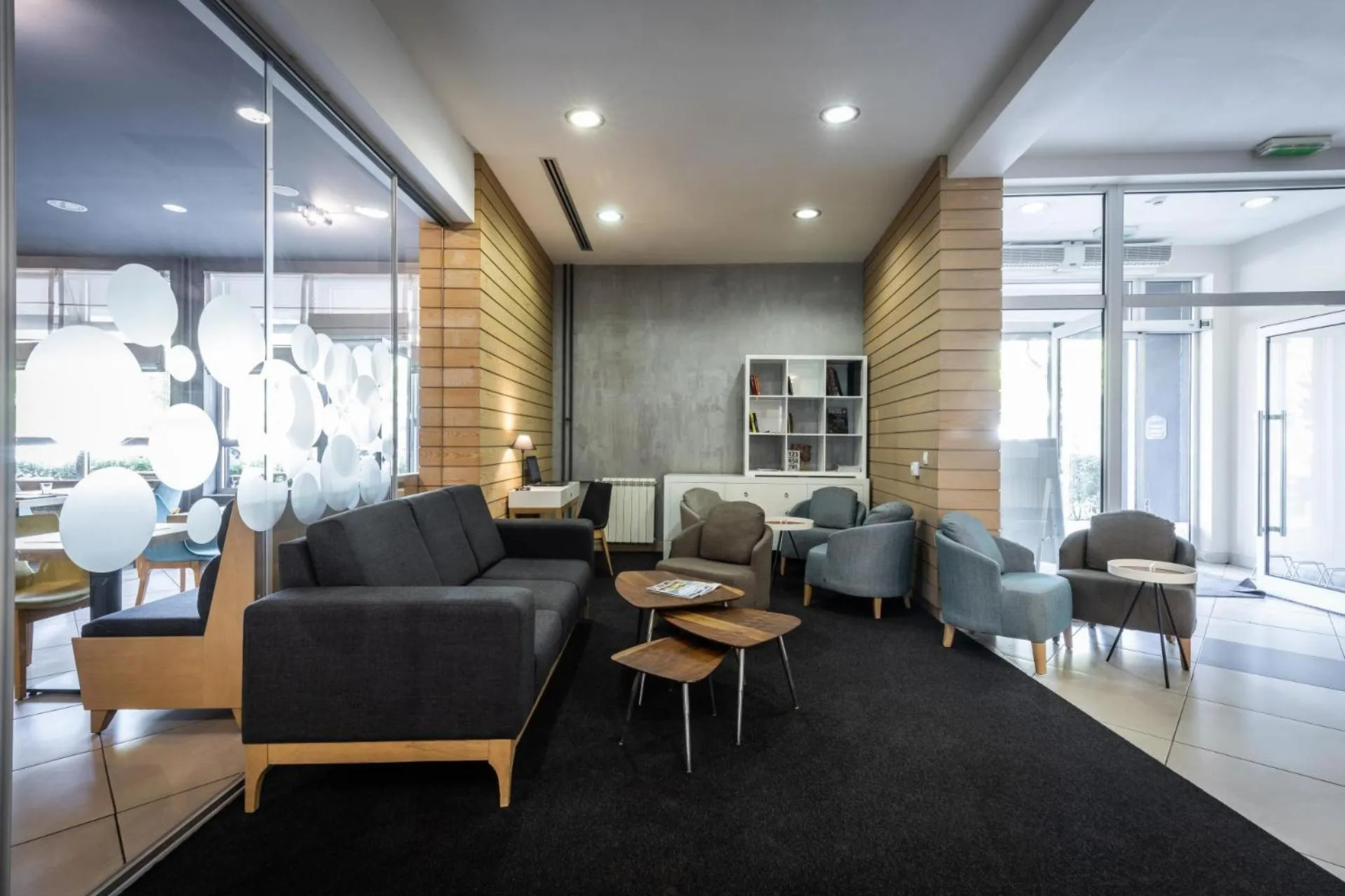 Restaurant/places to eat in BLEECKER Hotels