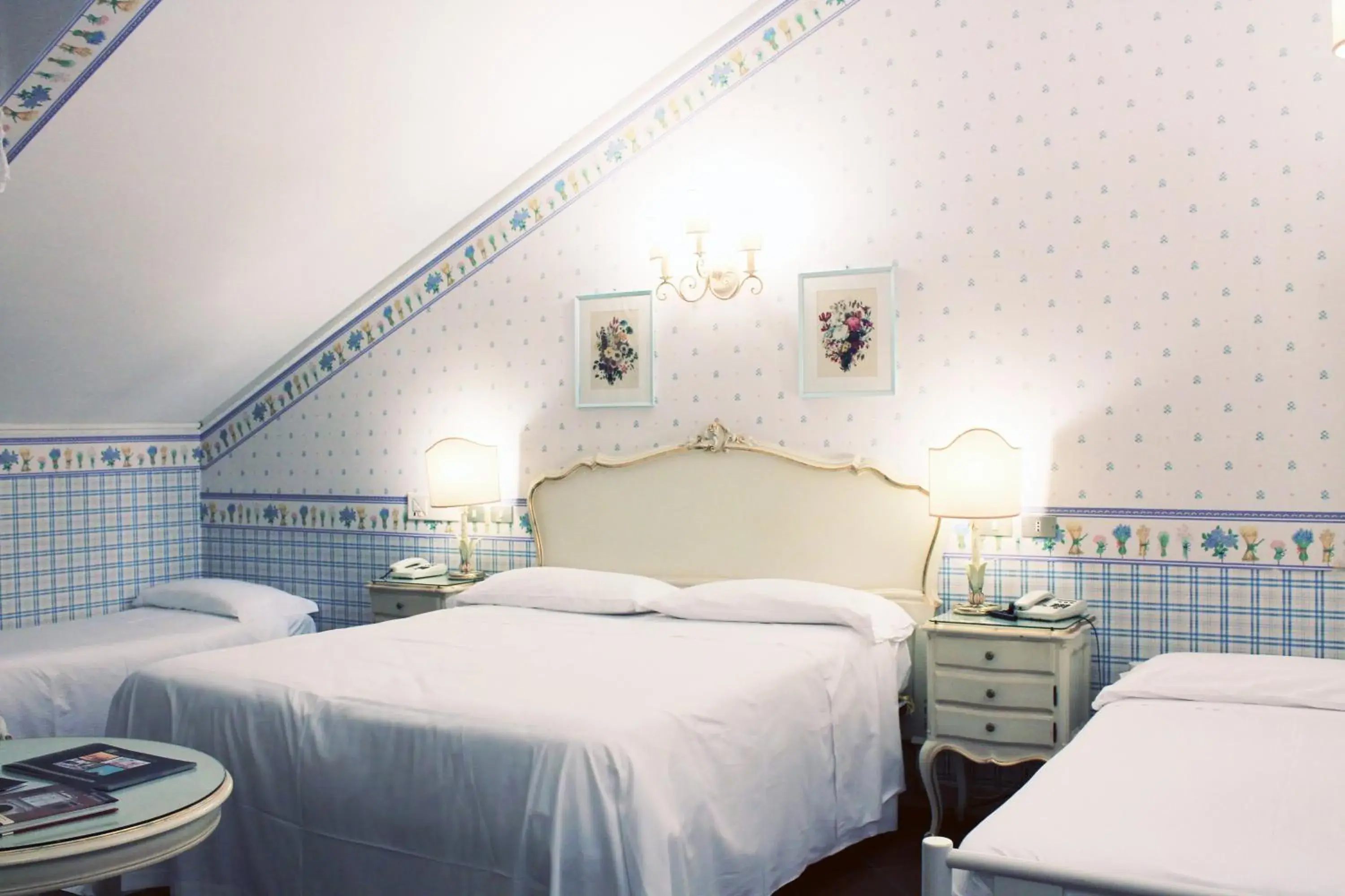 Classic Quadruple Room in Hotel & SPA Duchessa Isabella Collection by GSA Hotels Classic Quadruple Room in Hotel & SPA Duchessa Isabella Collection by GSA Hotels