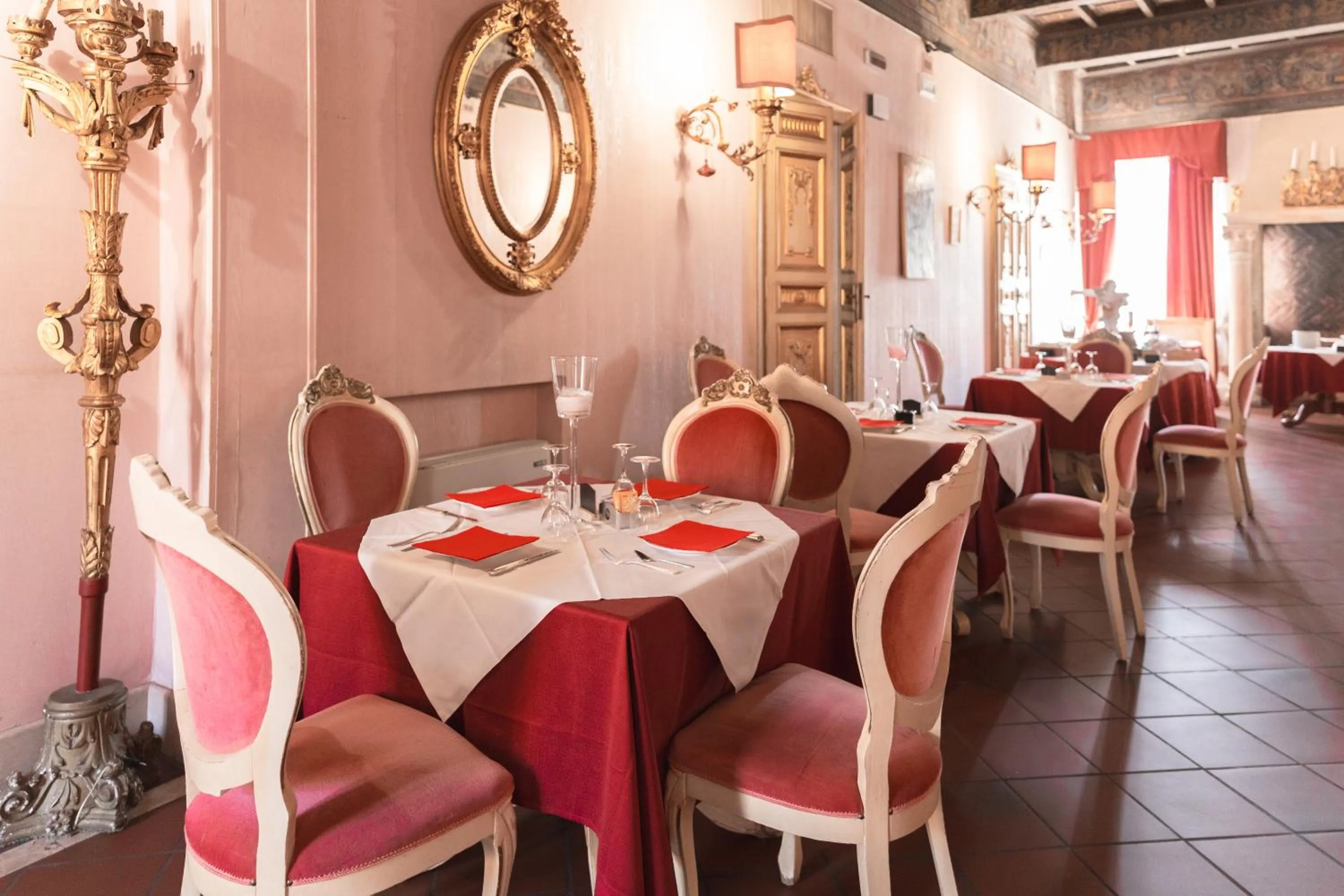 Restaurant/places to eat in Hotel & SPA Duchessa Isabella Collection by GSA Hotels