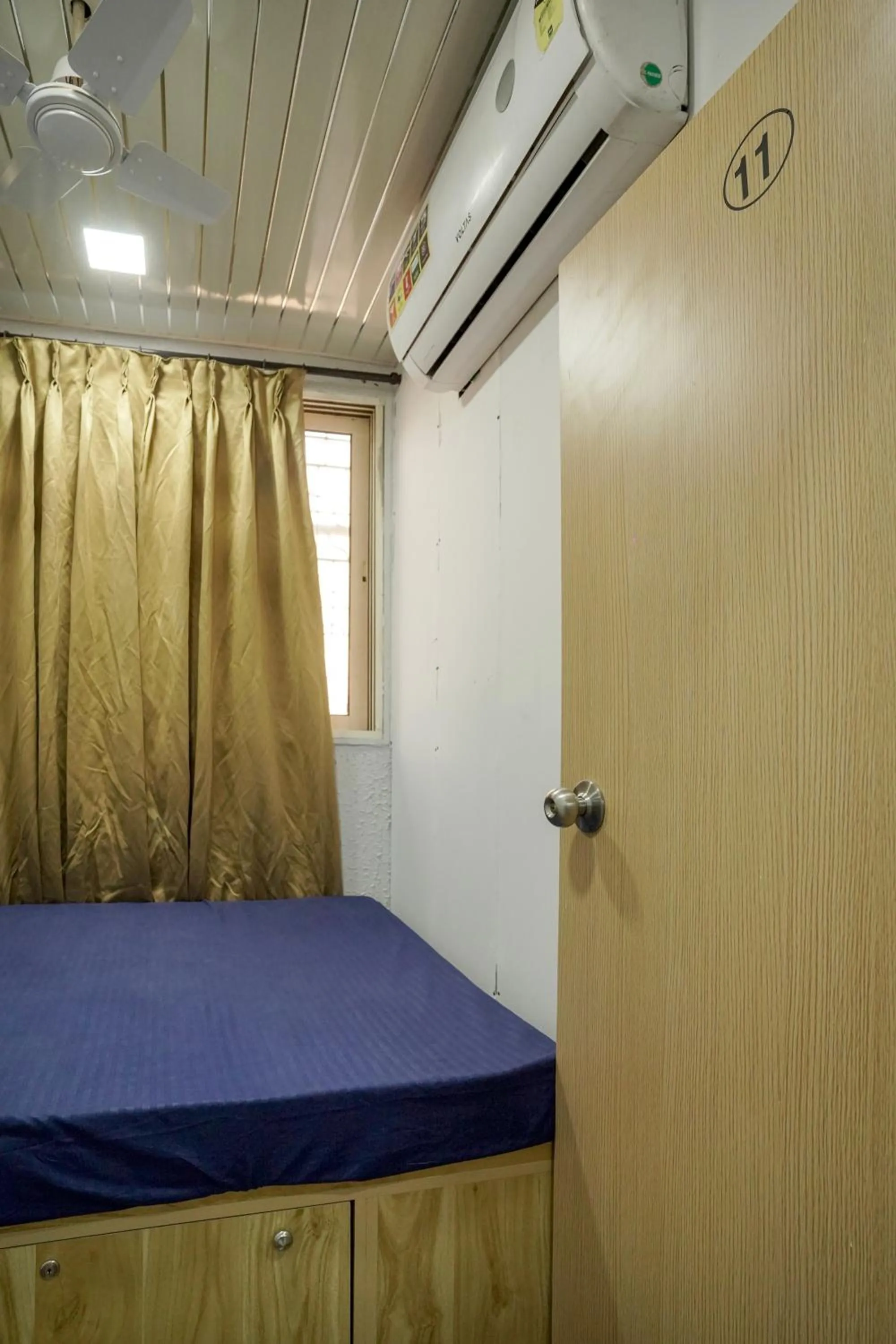 Bed in ZEST STAYS 1054-ANDHERI WEST