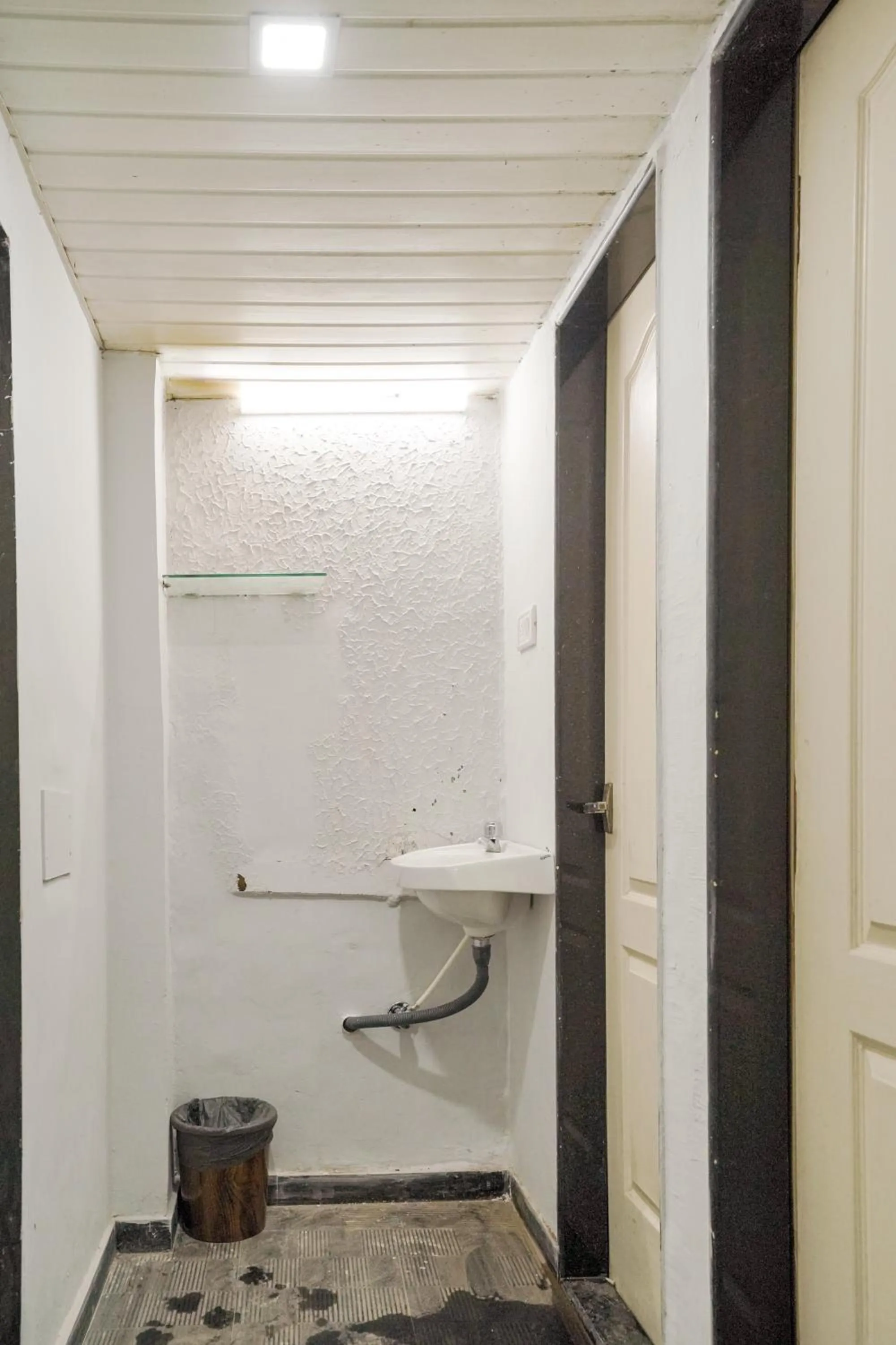 Toilet in ZEST STAYS 1054-ANDHERI WEST