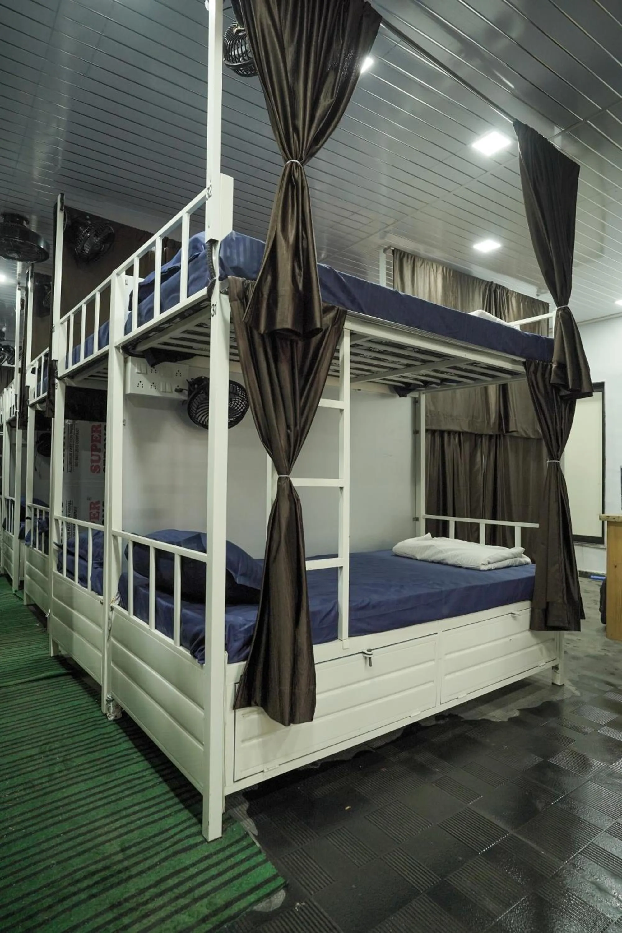 bunk bed, Bed in ZEST STAYS 1054-ANDHERI WEST