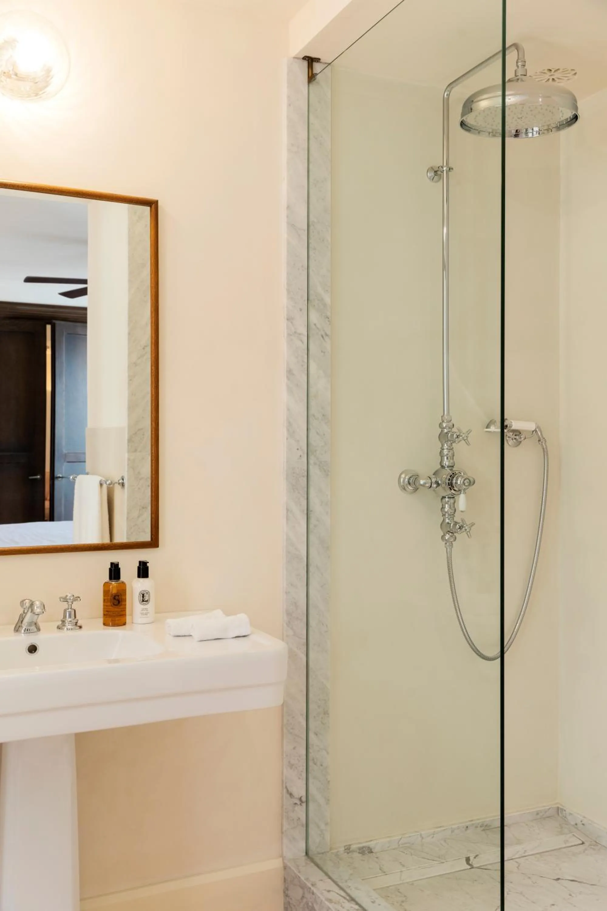 Shower in Portella Palma