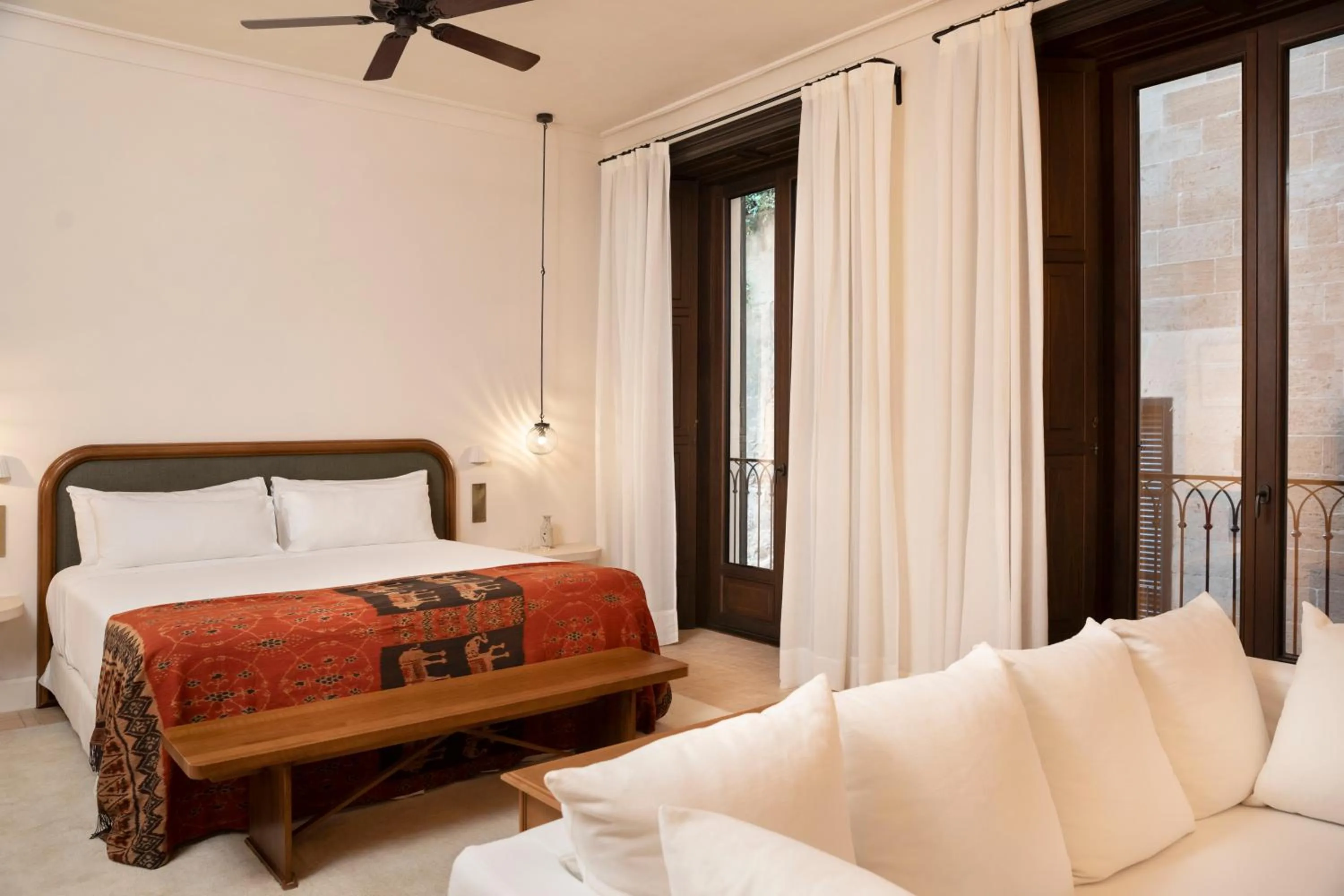 Photo of the whole room, Bed in Portella Palma