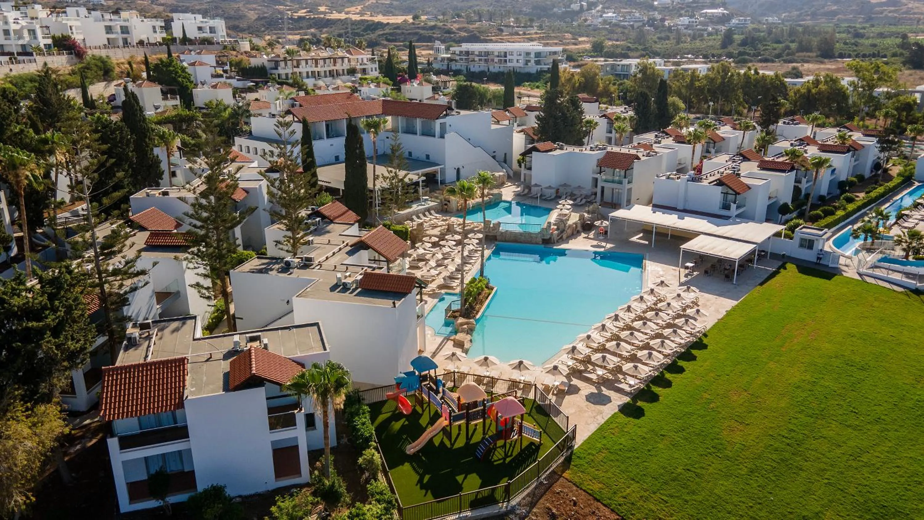 Property building in Kapetanios Aqua Resort