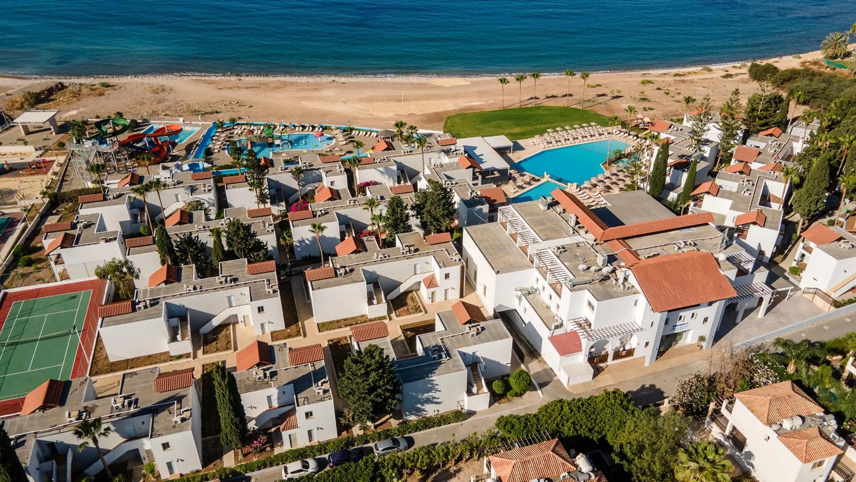 Property building in Kapetanios Aqua Resort