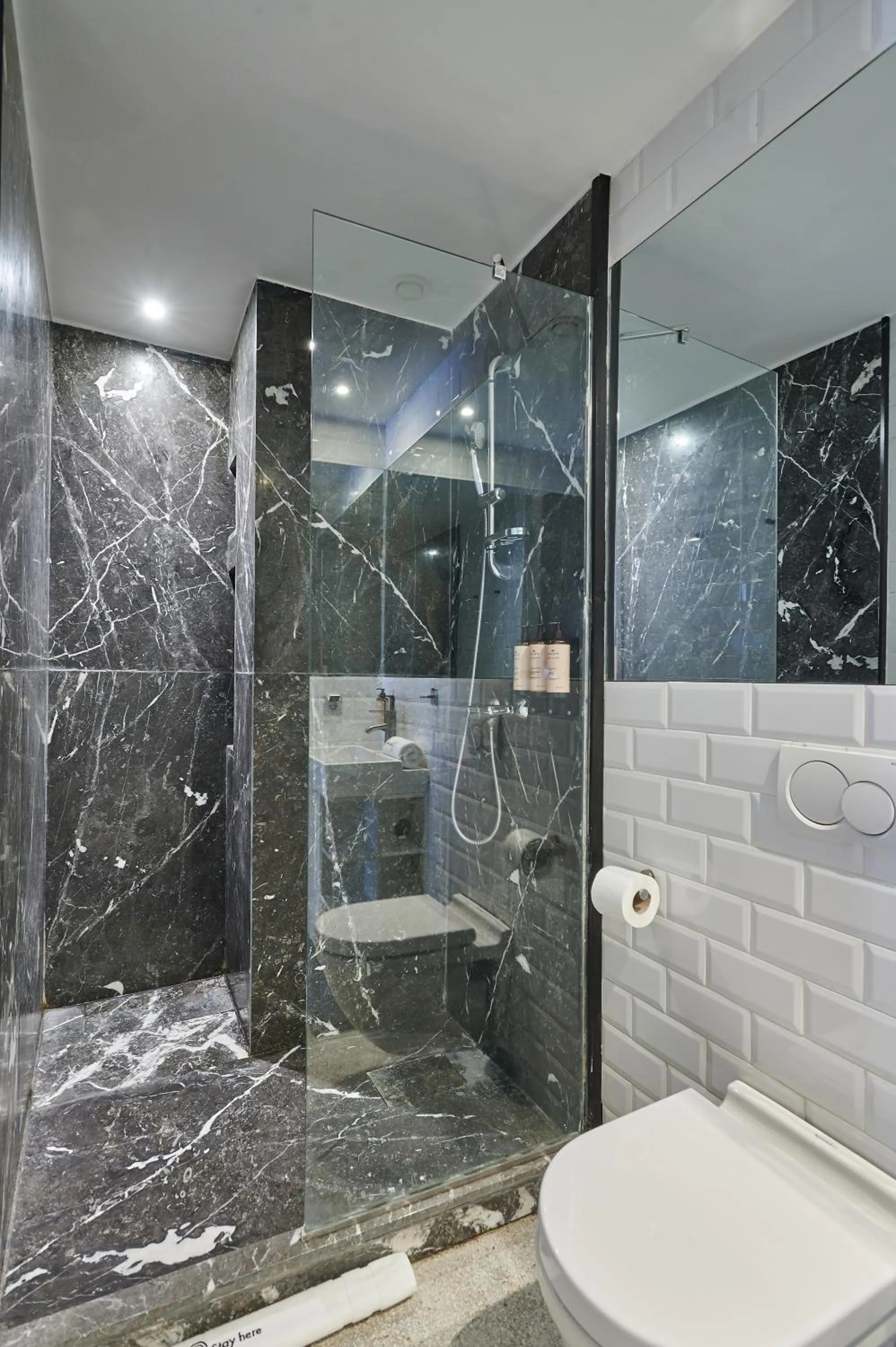 Shower in Stayhere Casablanca - Gauthier 3 - Urban Residence