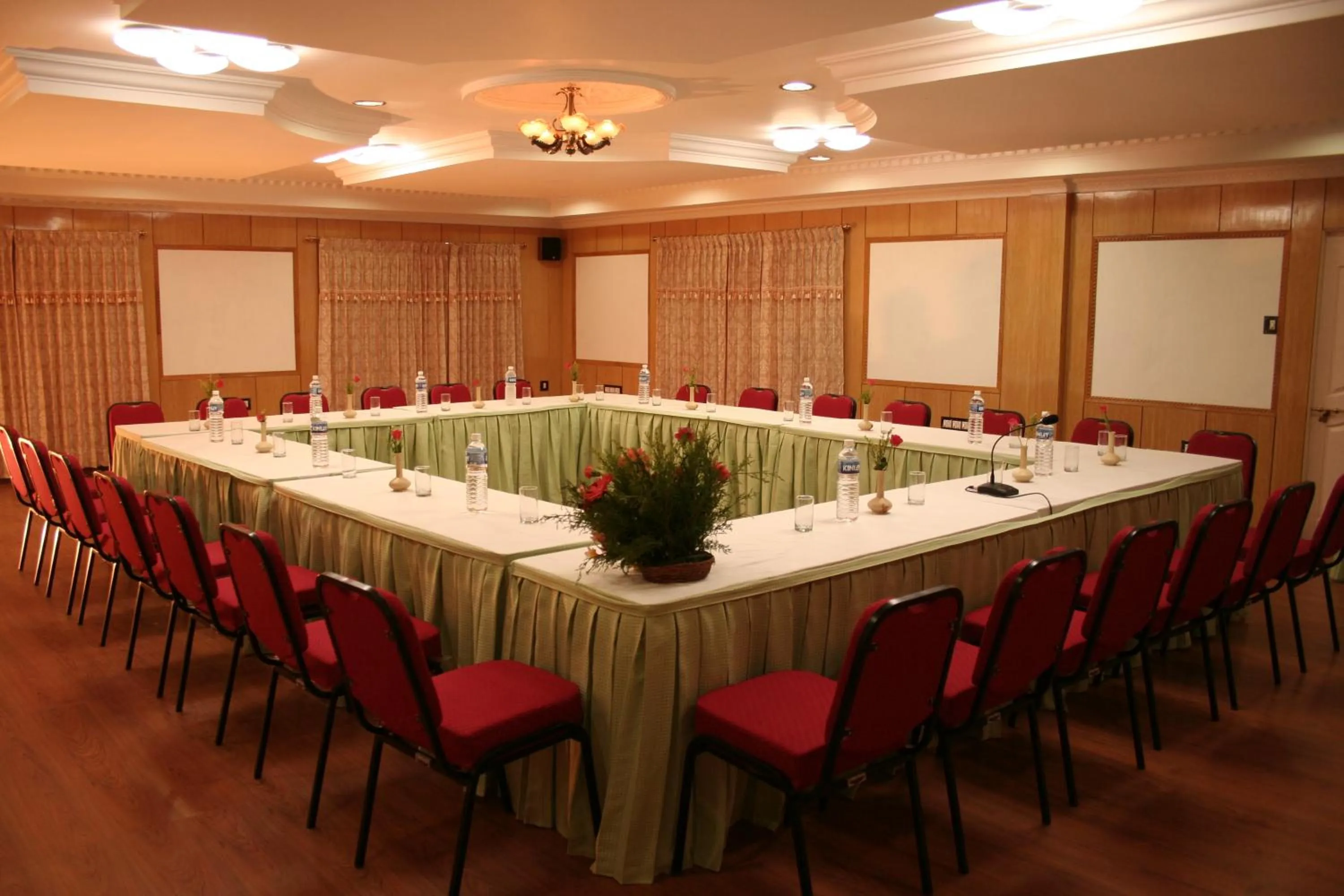 Banquet/Function facilities in Hotel Mount View