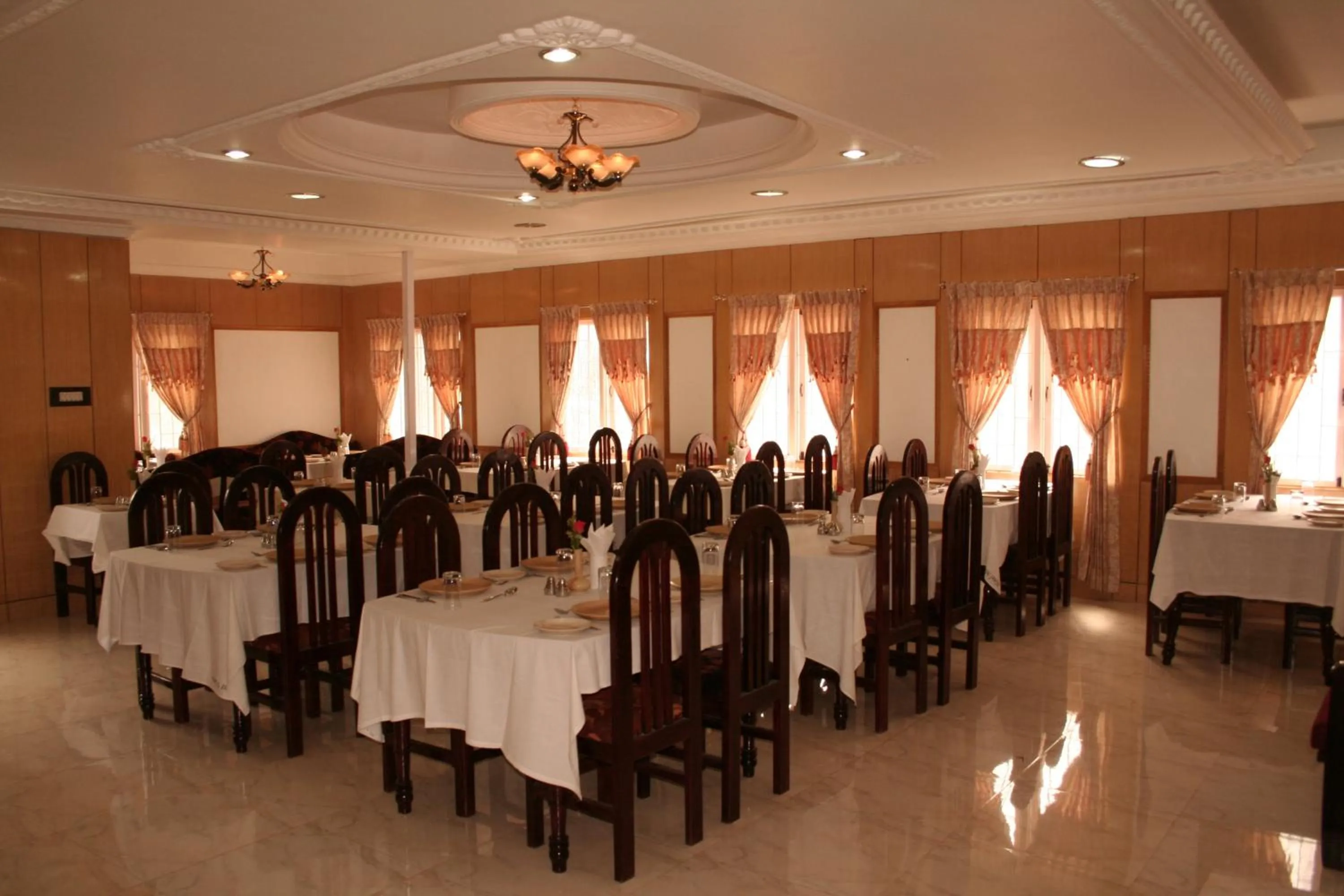 Restaurant/places to eat in Hotel Mount View