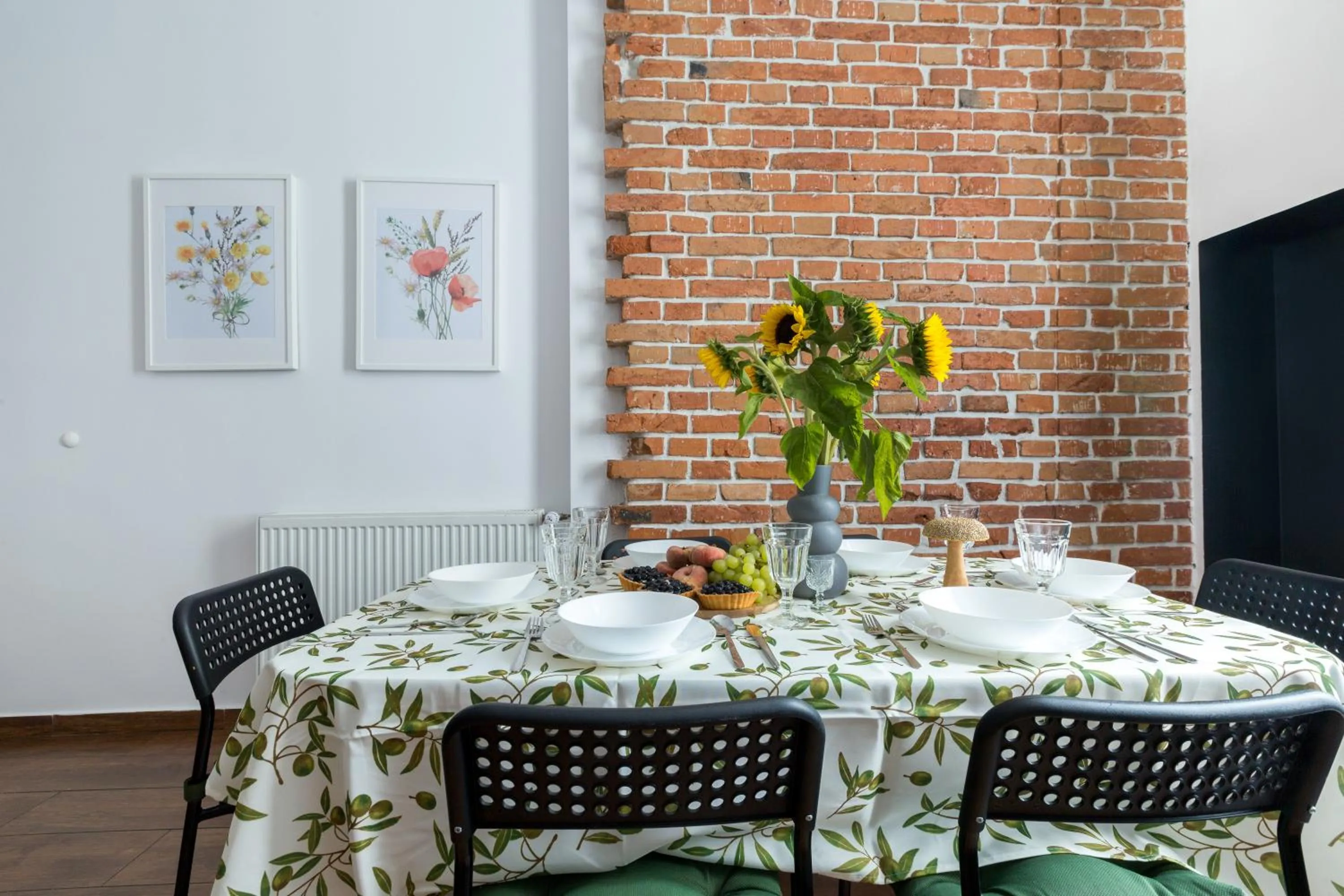 Dining area in Wonderful Apartments in the Center of Krakow