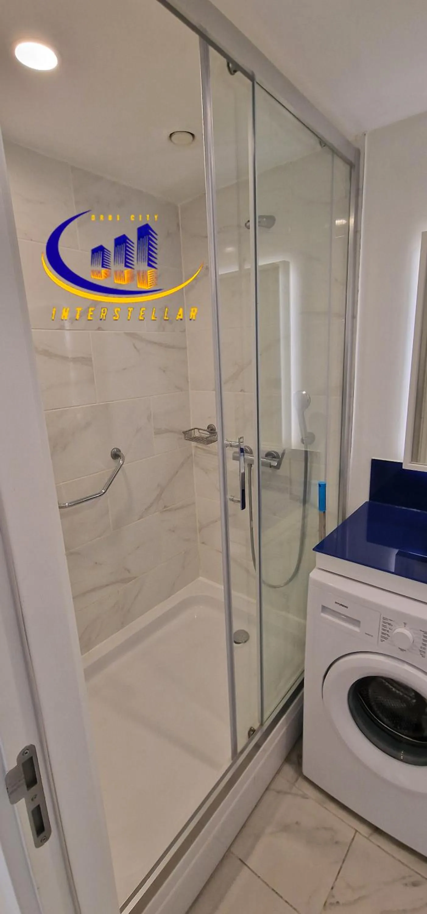 Shower in INTERSTELLAR ☆ ORBI CITY