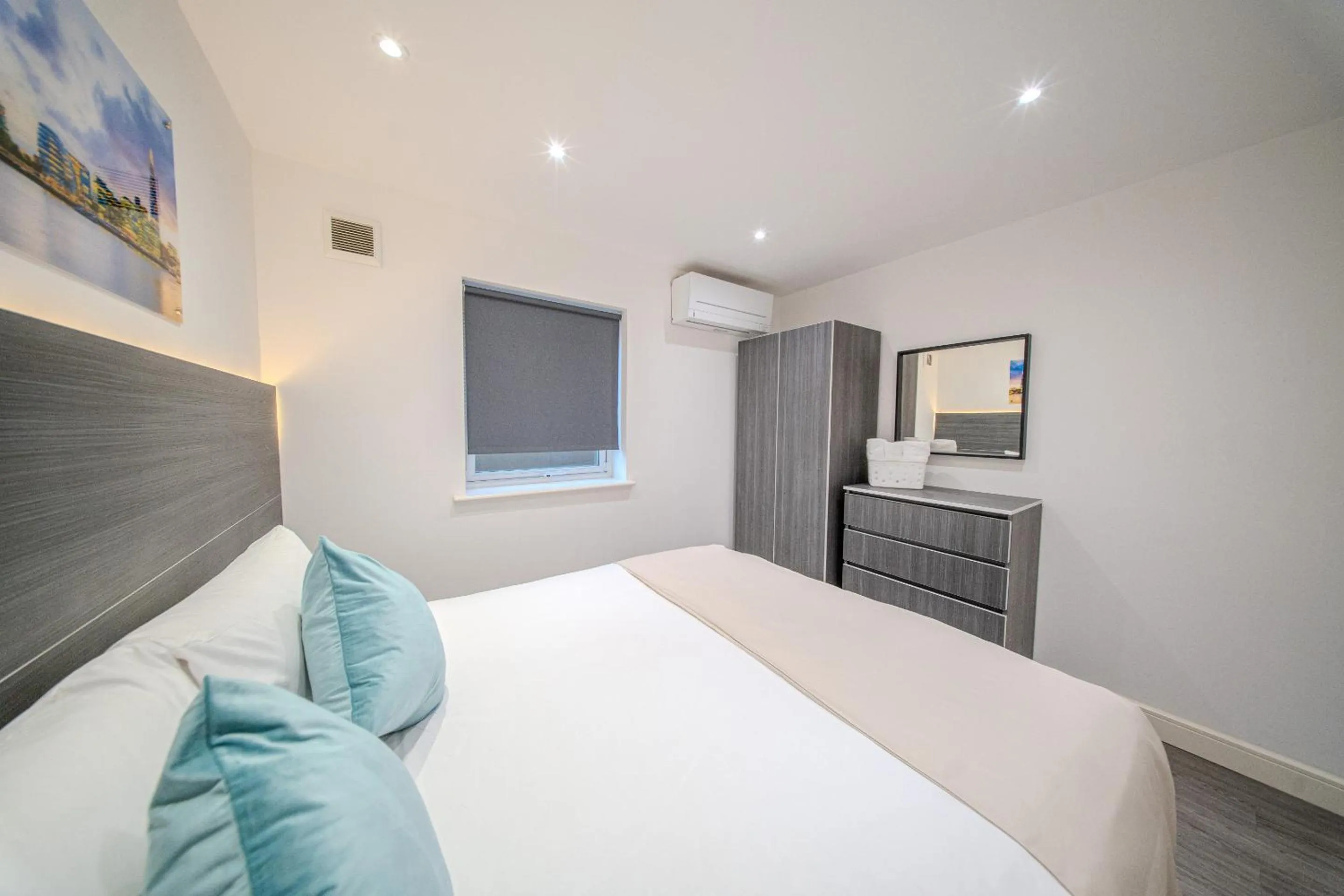 Bedroom, Bed in Ilford Luxury Apartments