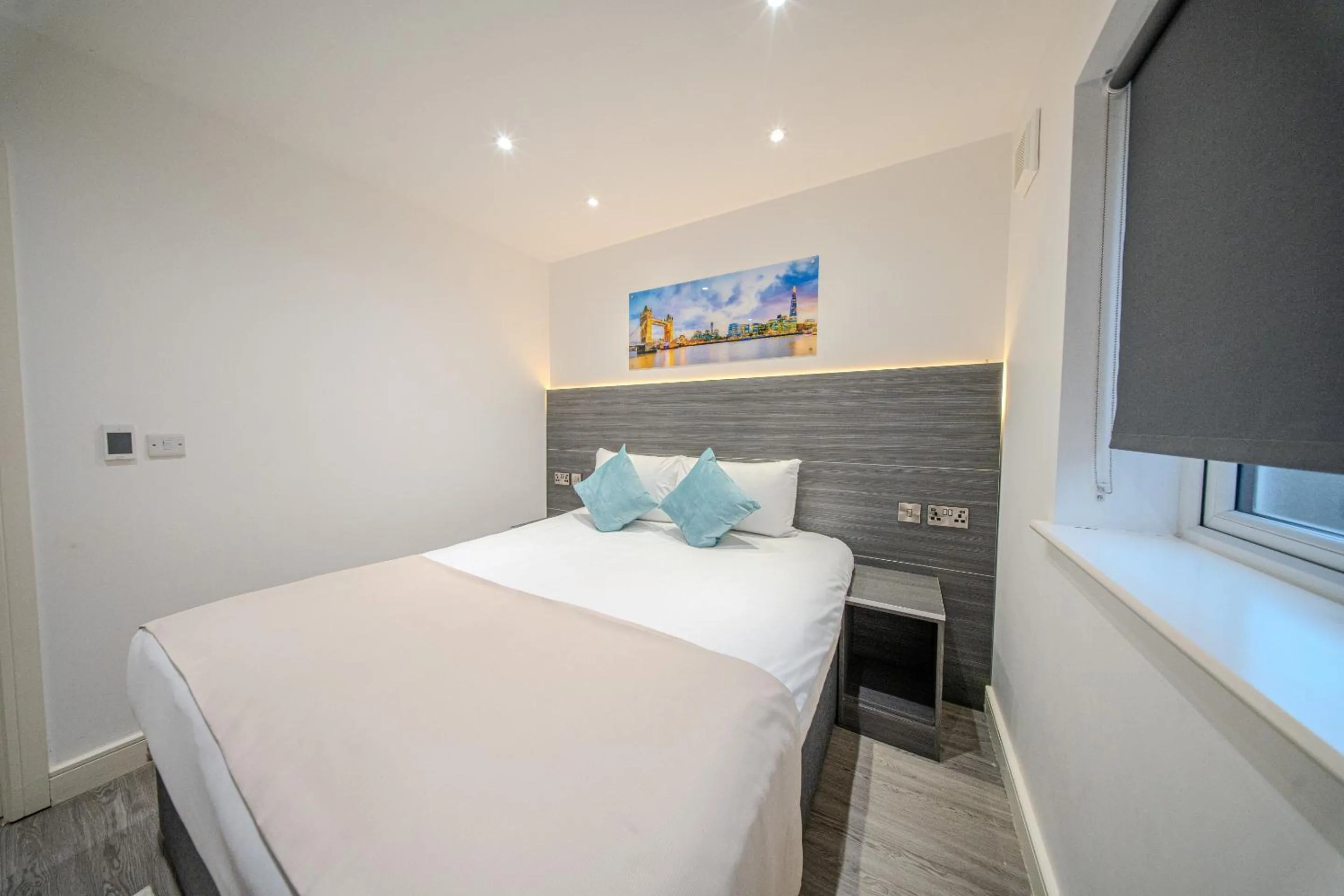 Bedroom, Bed in Ilford Luxury Apartments