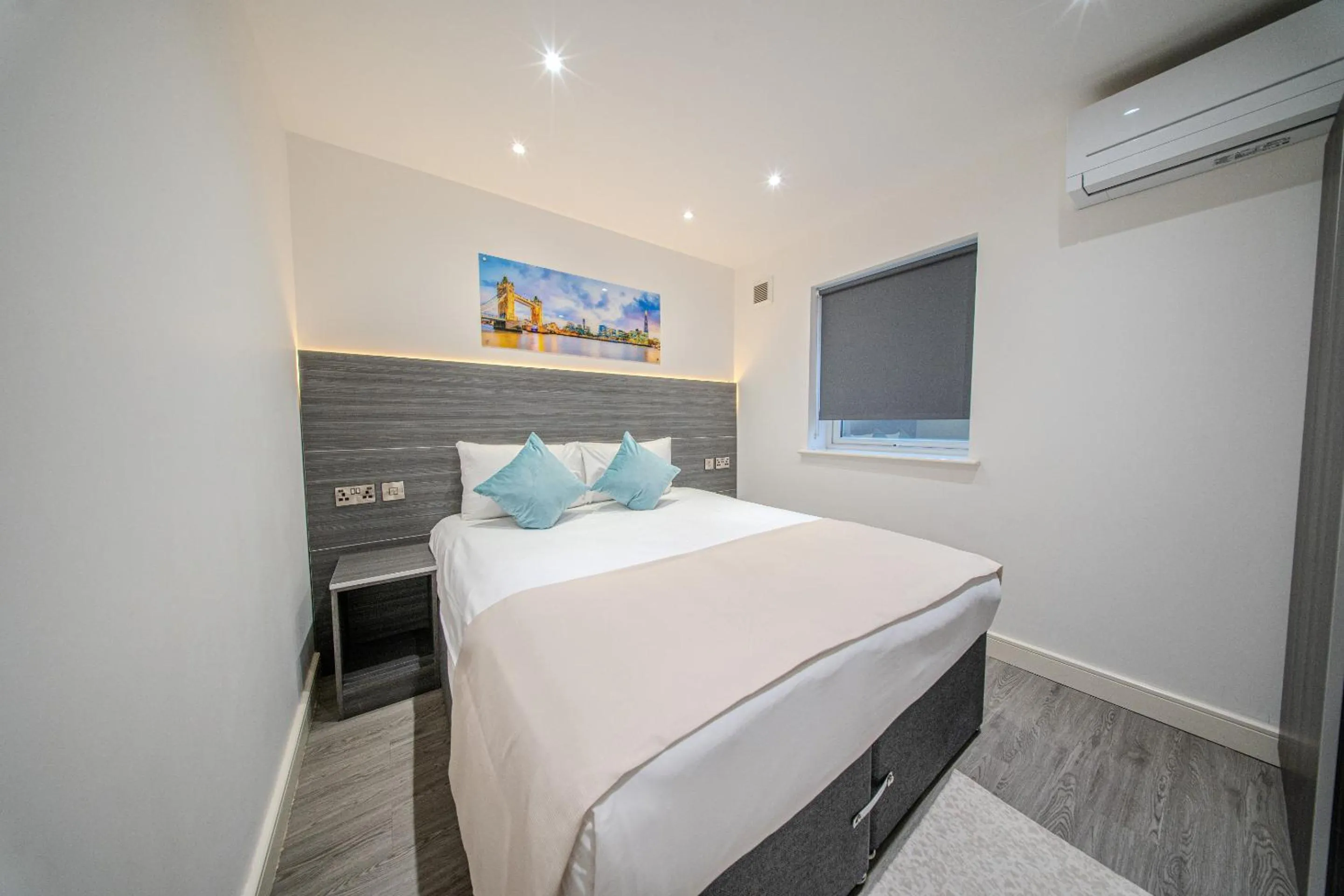 Bedroom, Bed in Ilford Luxury Apartments