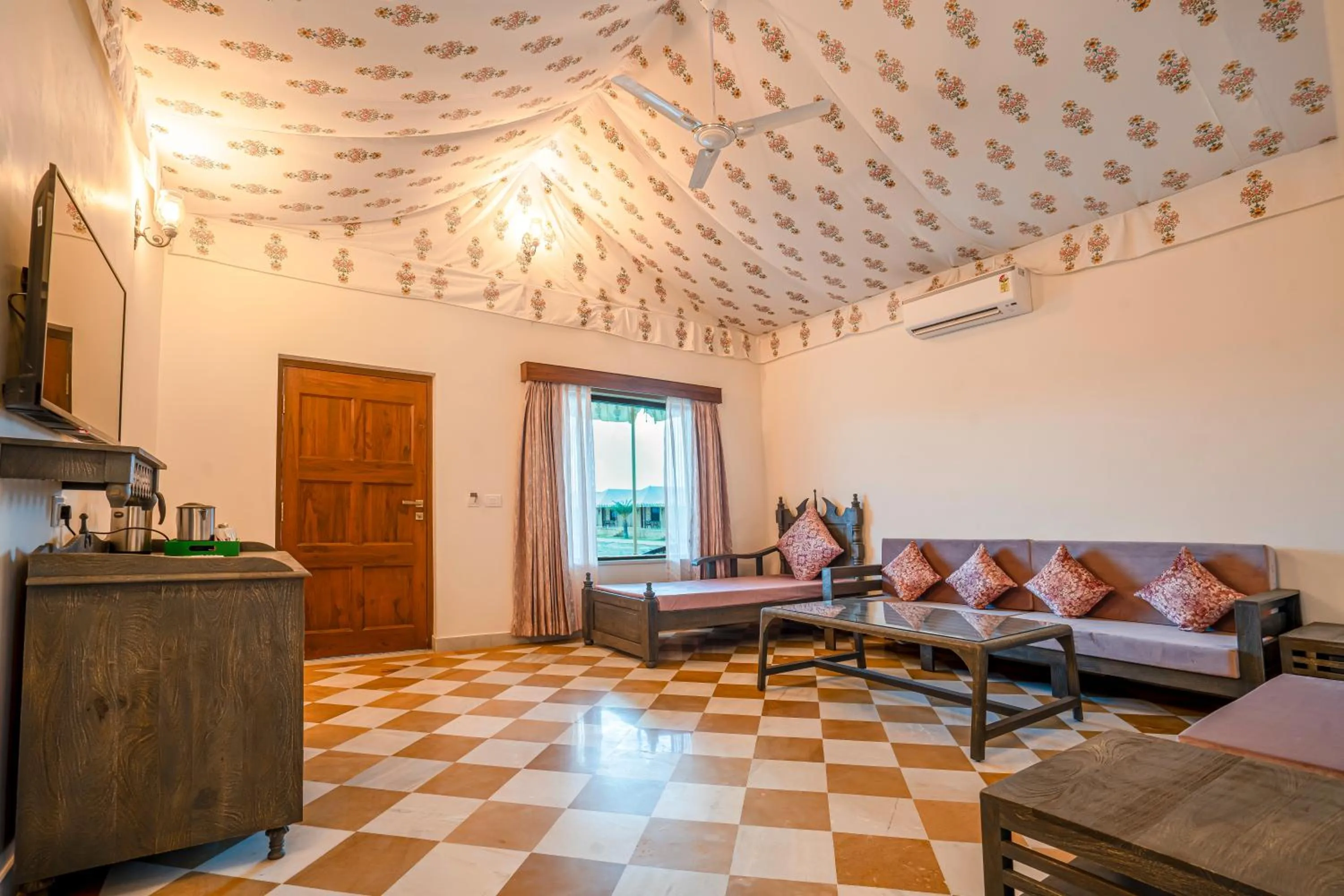 Living room in Marugarh Camp and Resort Jaisalmer