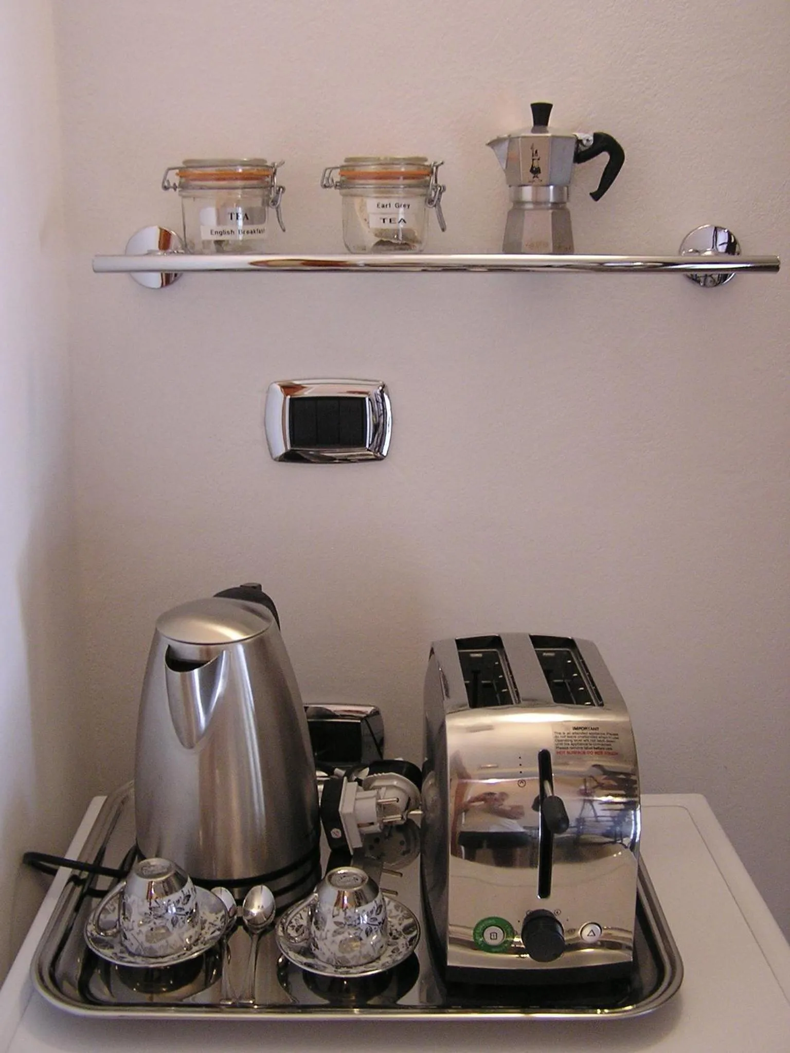 Coffee/tea facilities in Art Transparent B&B