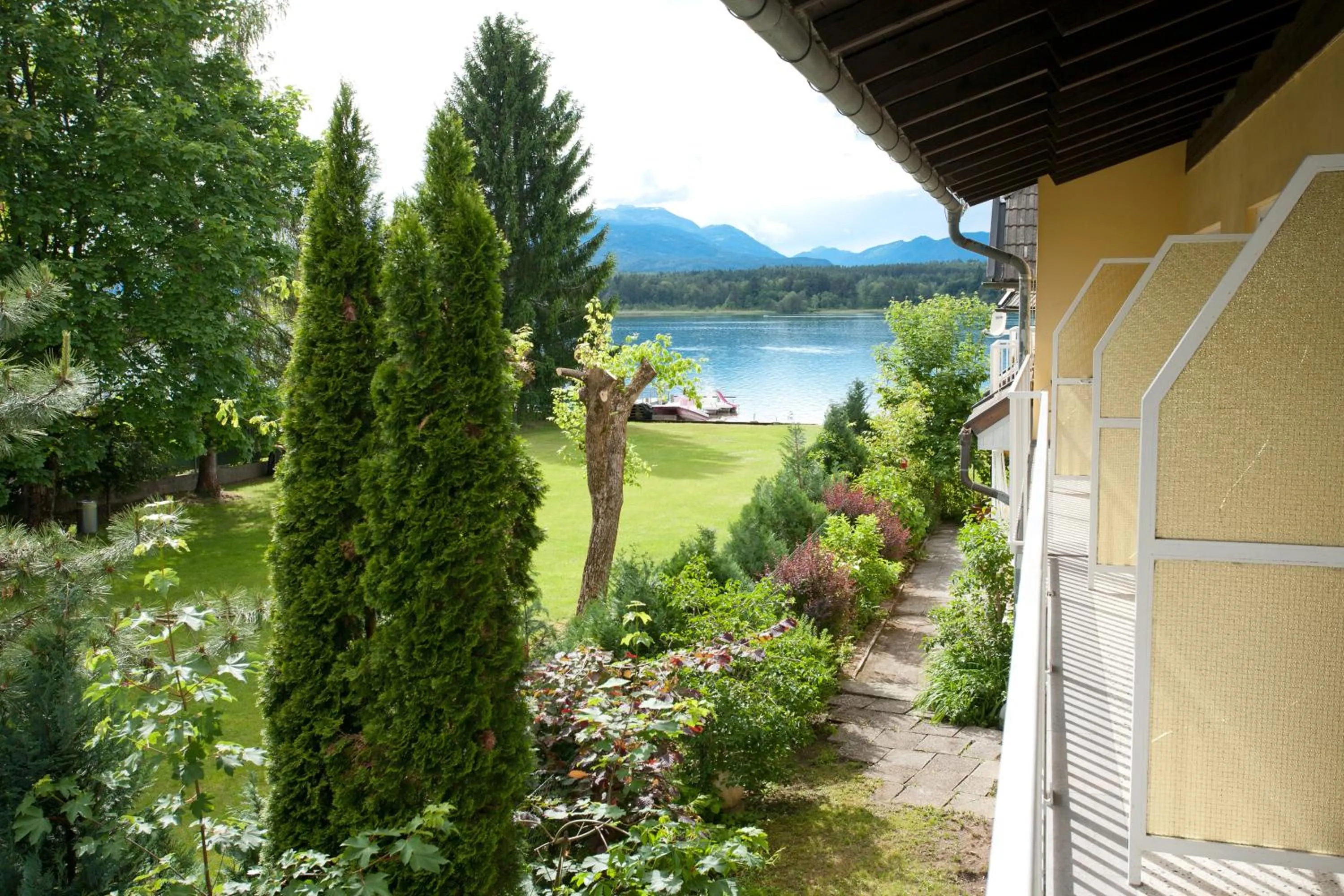 Lake view in Seevilla Wochinz