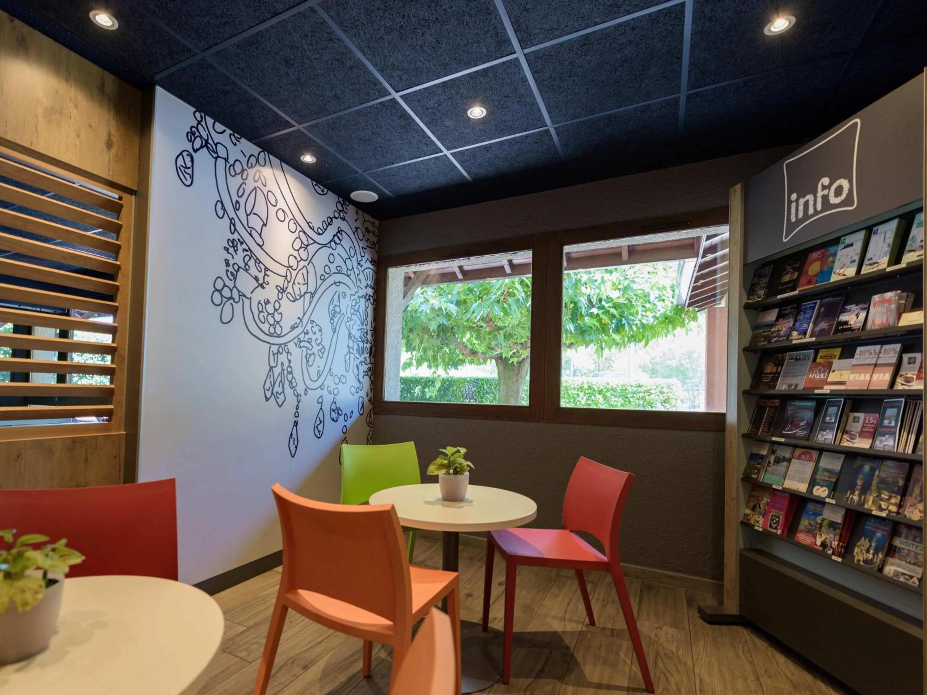 Property building in Ibis Budget Avignon Nord