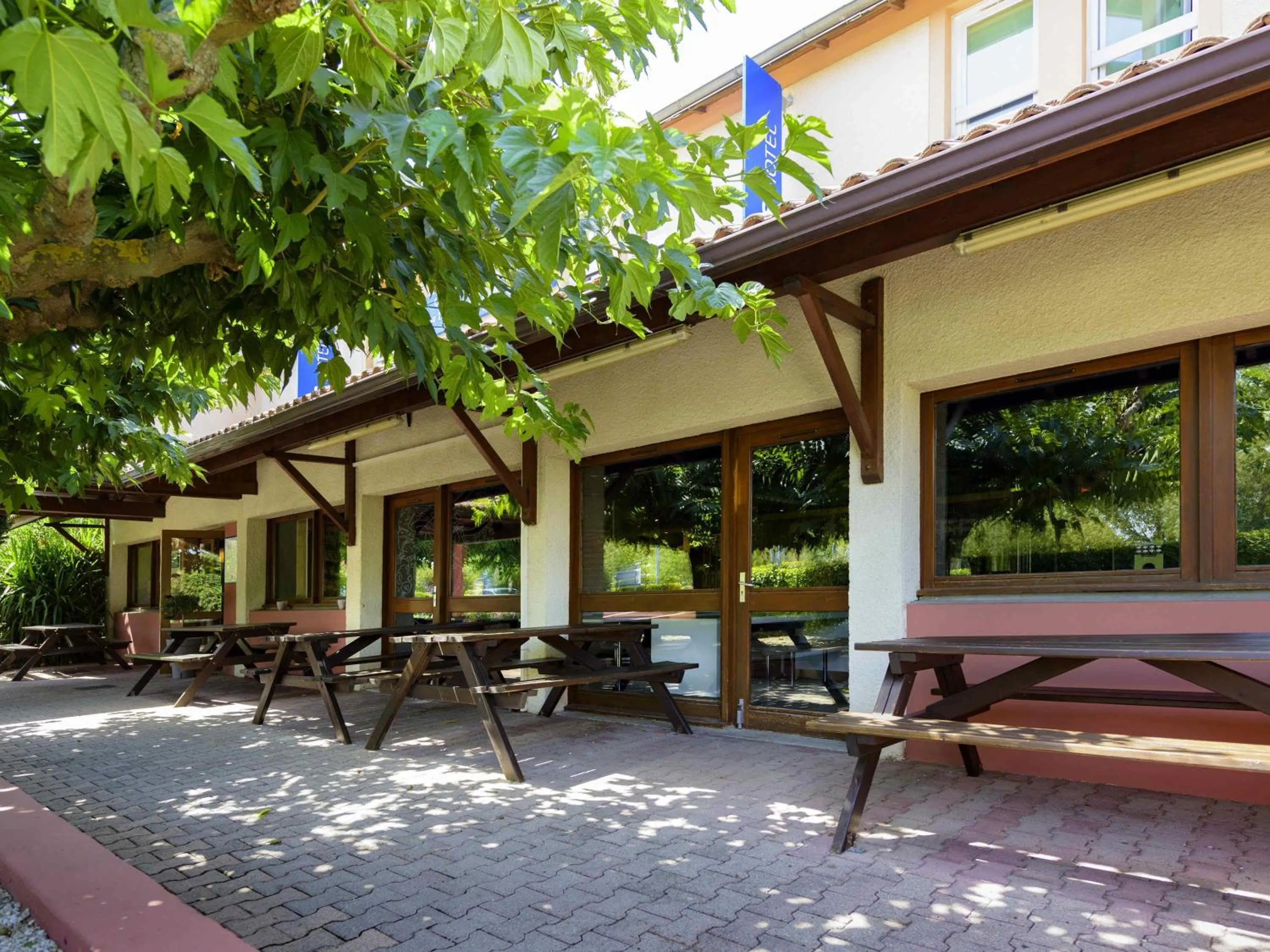 Property building in Ibis Budget Avignon Nord