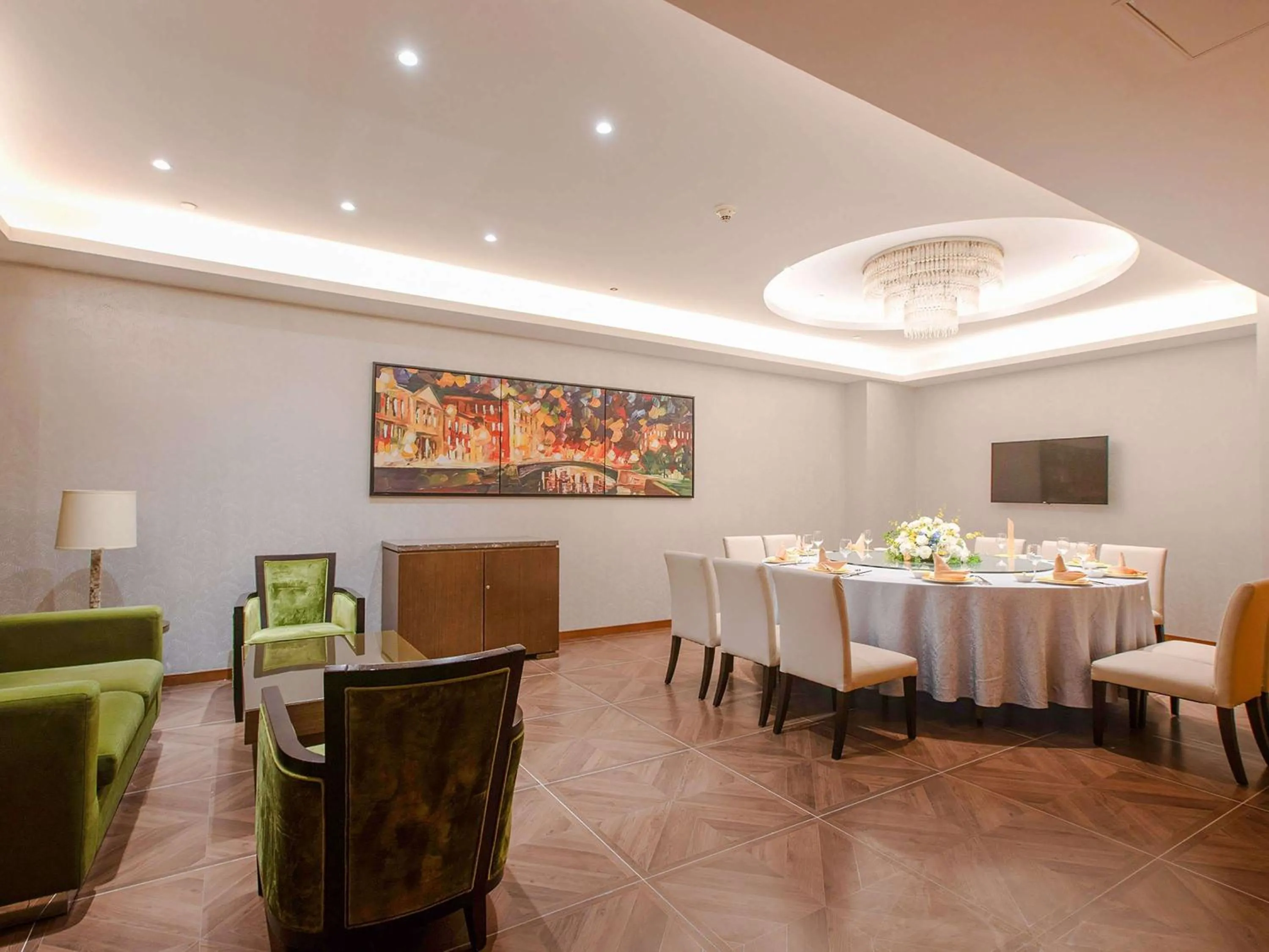 Restaurant/places to eat in Novotel Nanjing Central