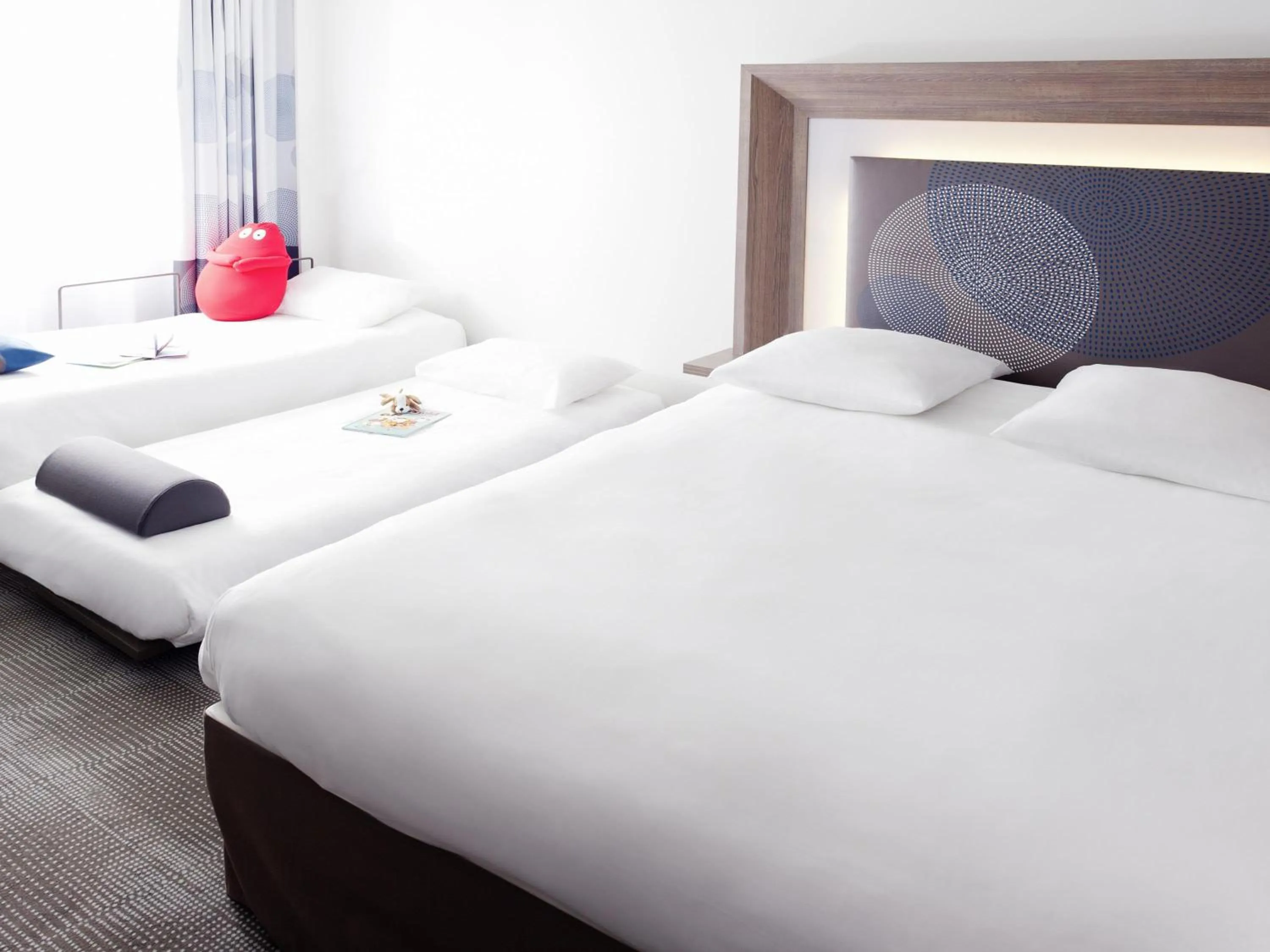 Bedroom, Bed in Novotel Basel City