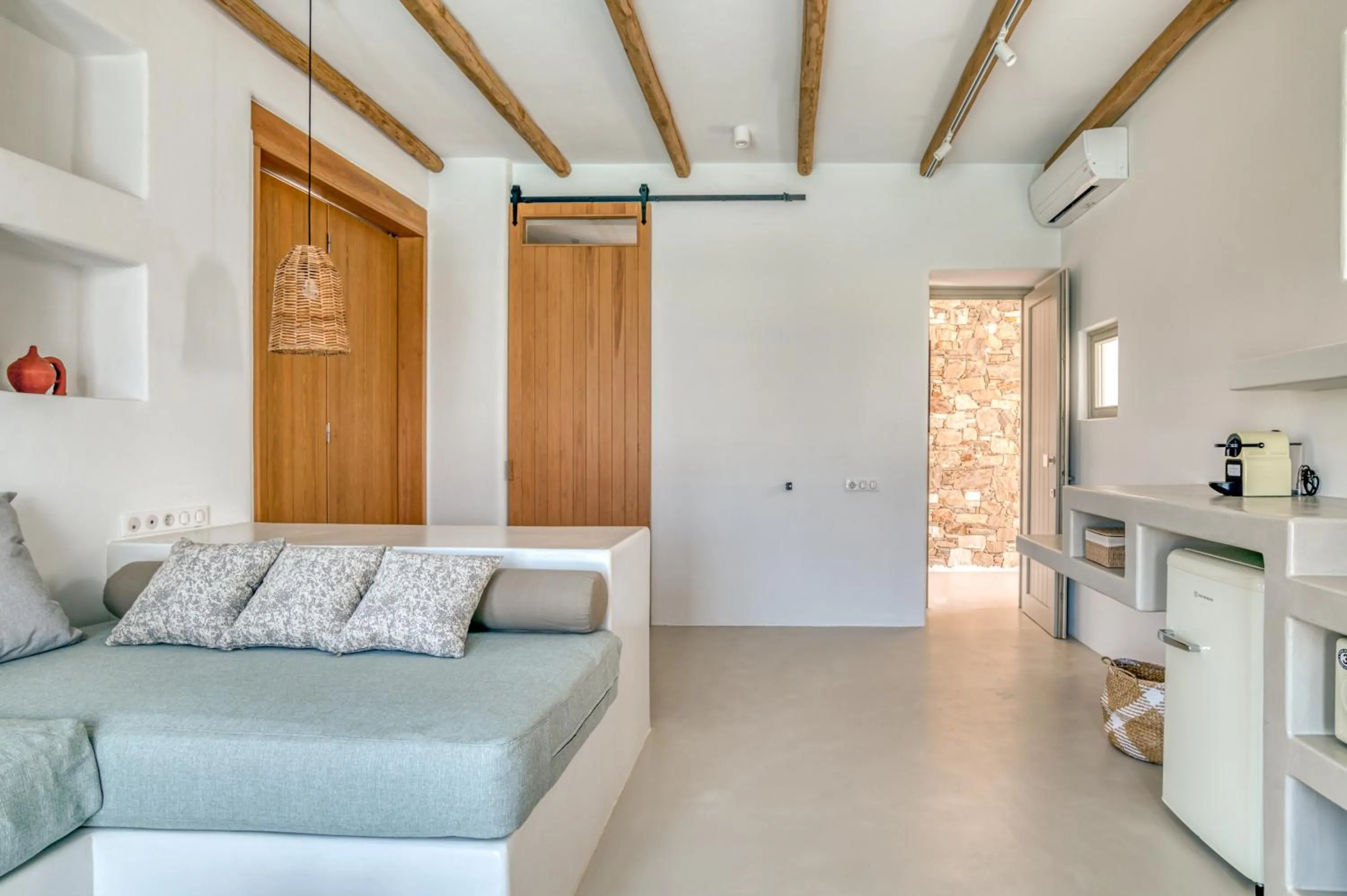 Lil Paros Luxury suites