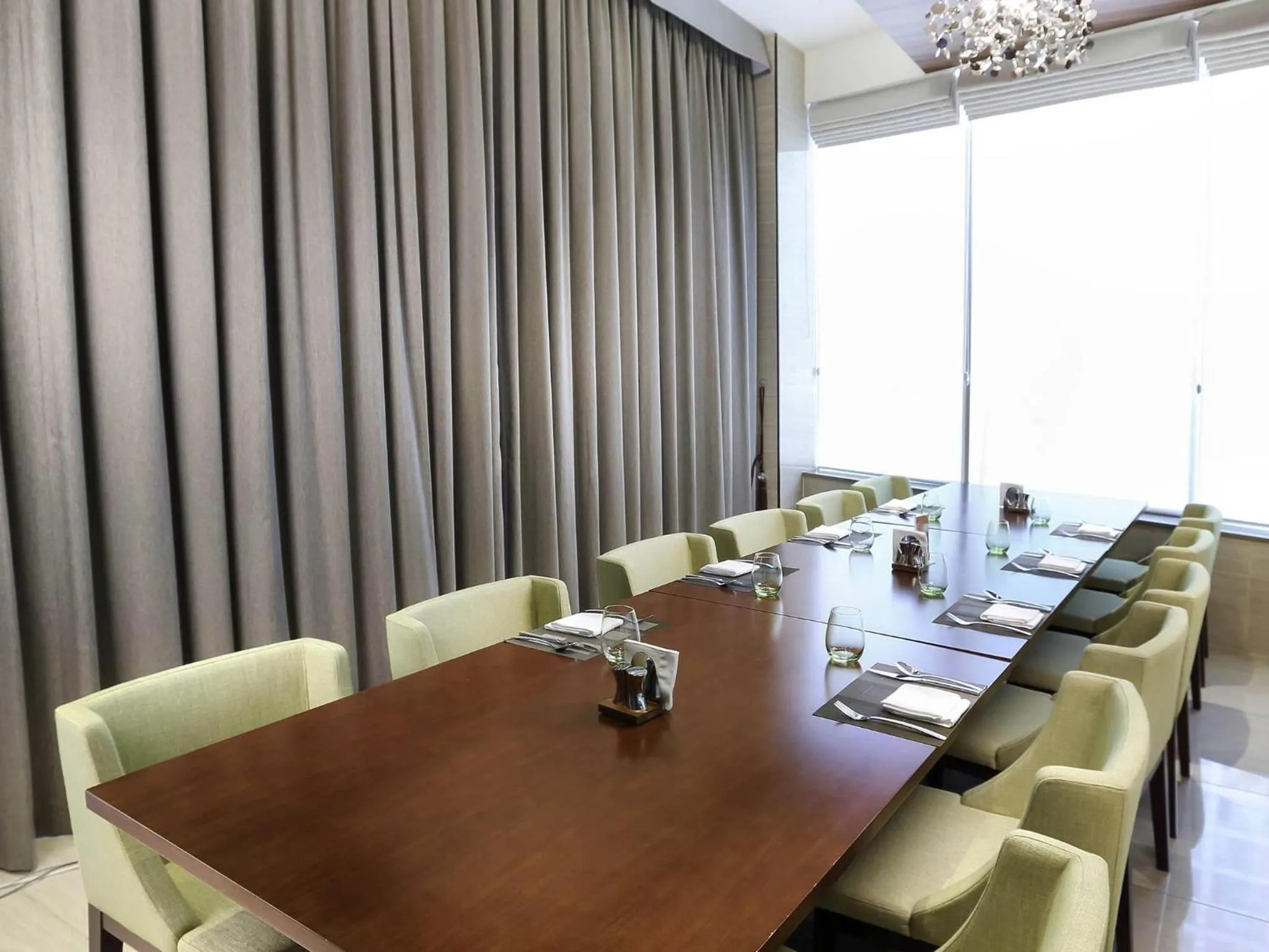 Restaurant/places to eat in Novotel Ambassador Suwon
