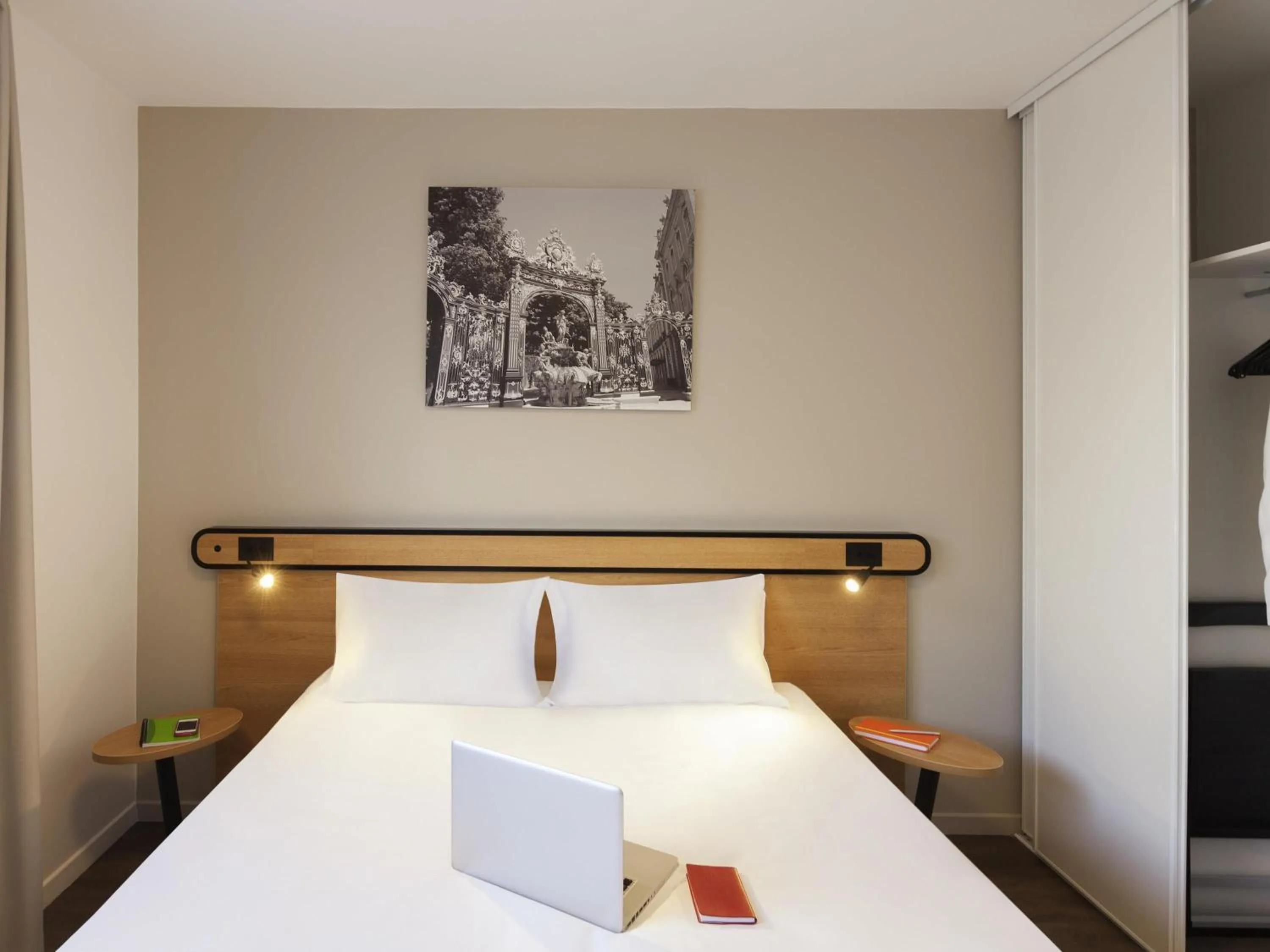 Bedroom, Bed in Aparthotel Adagio Access Nancy Centre