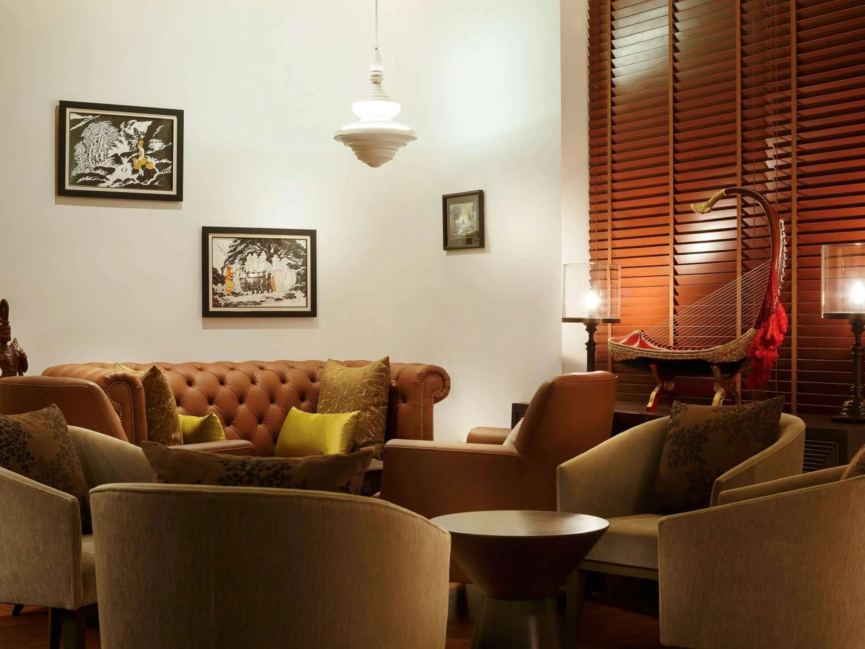 Lounge or bar in The Lake Garden Nay Pyi Taw - MGallery Collection