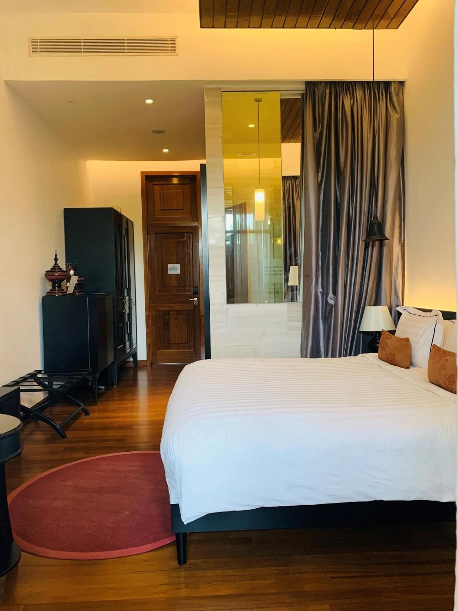 Photo of the whole room, Bed in The Lake Garden Nay Pyi Taw - MGallery Collection