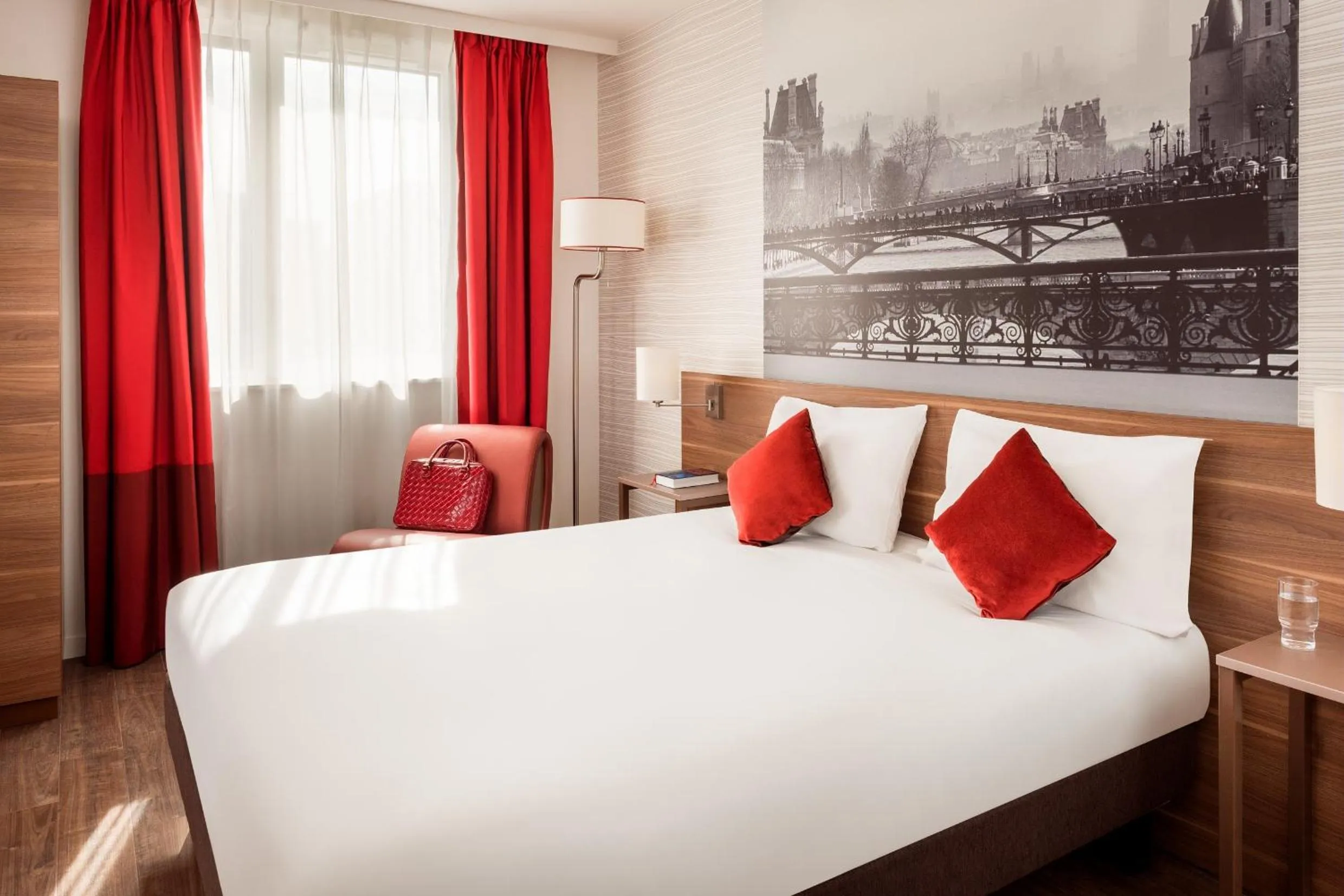 Photo of the whole room, Bed in Aparthotel Adagio La Defense Courbevoie