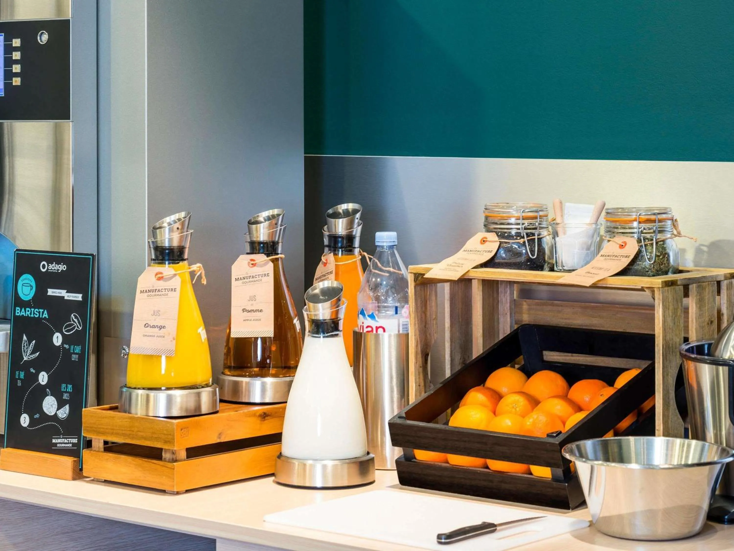 Breakfast in Aparthotel Adagio La Defense Courbevoie