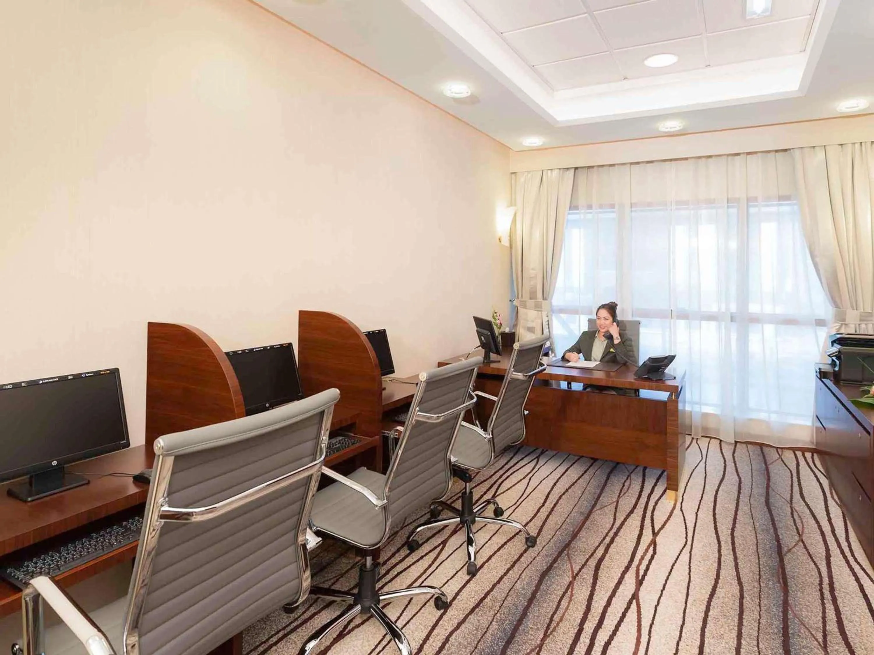 Business facilities in Grand Mercure Majlis Residences Abu Dhabi