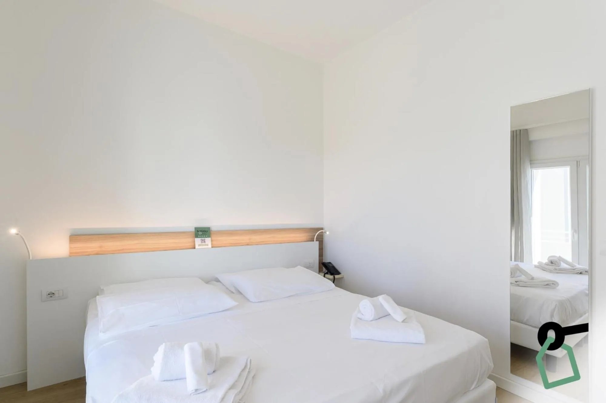 Bedroom, Bed in HOTIDAY Room Collection - Tirrenia