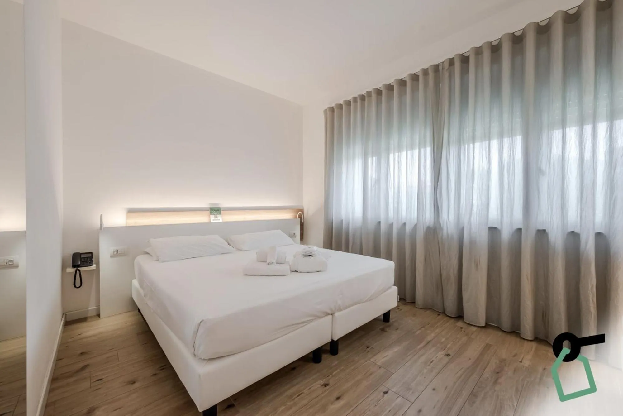 Photo of the whole room, Bed in HOTIDAY Room Collection - Tirrenia