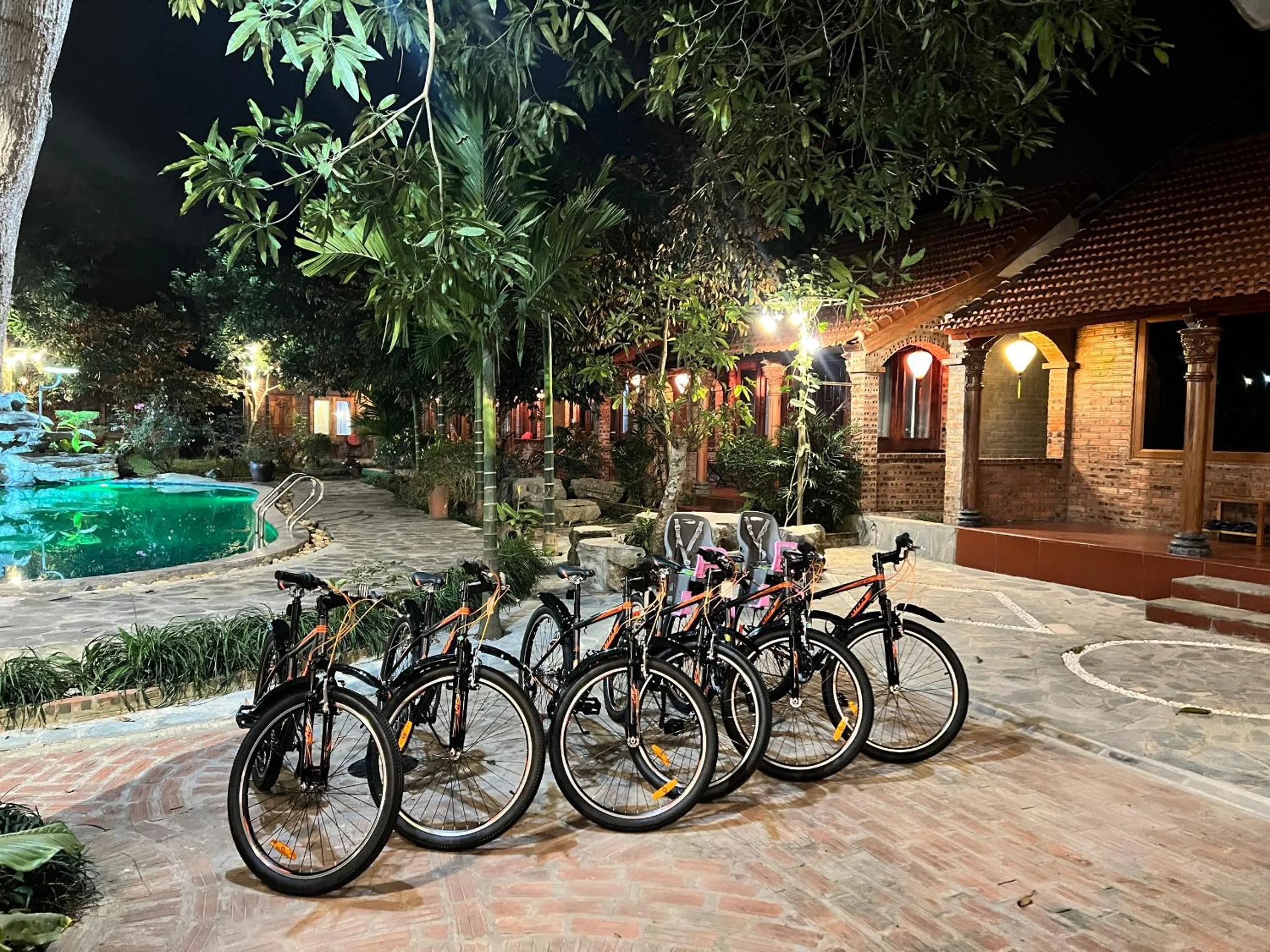 Cycling in Ninh Binh Family Homestay