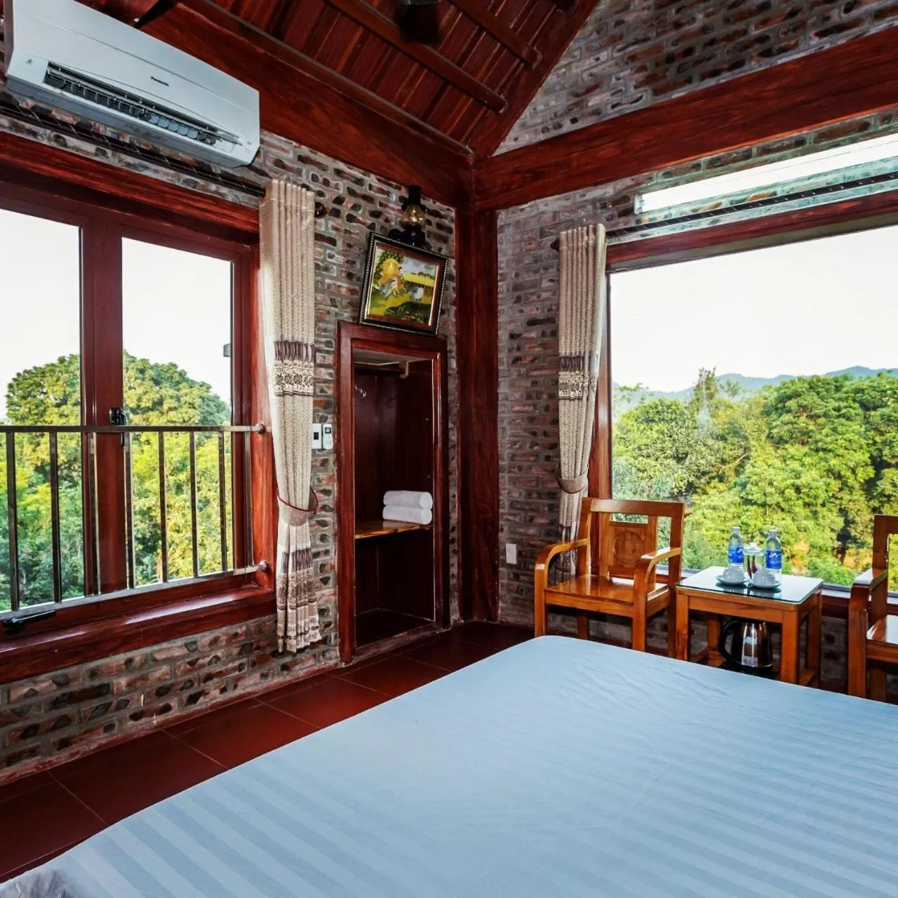 Bed in Ninh Binh Family Homestay