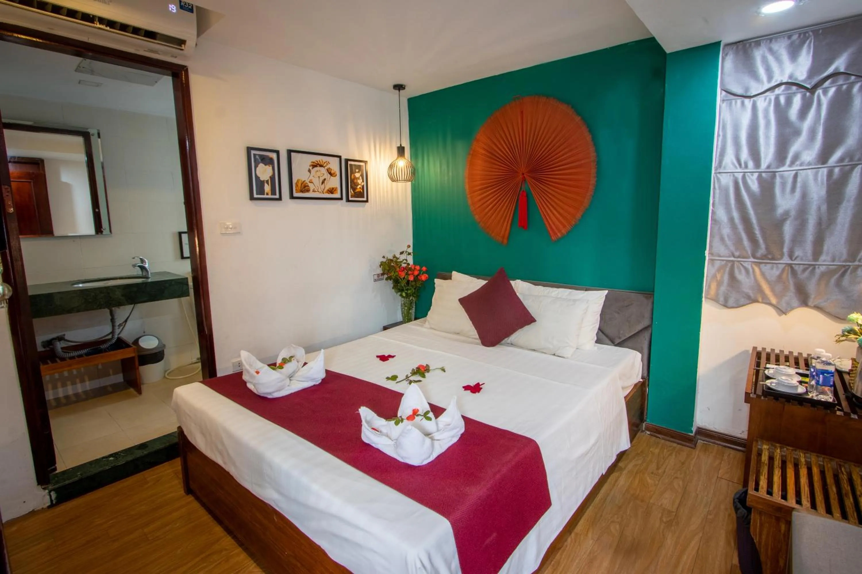 Photo of the whole room, Bed in NT Elysian hotel