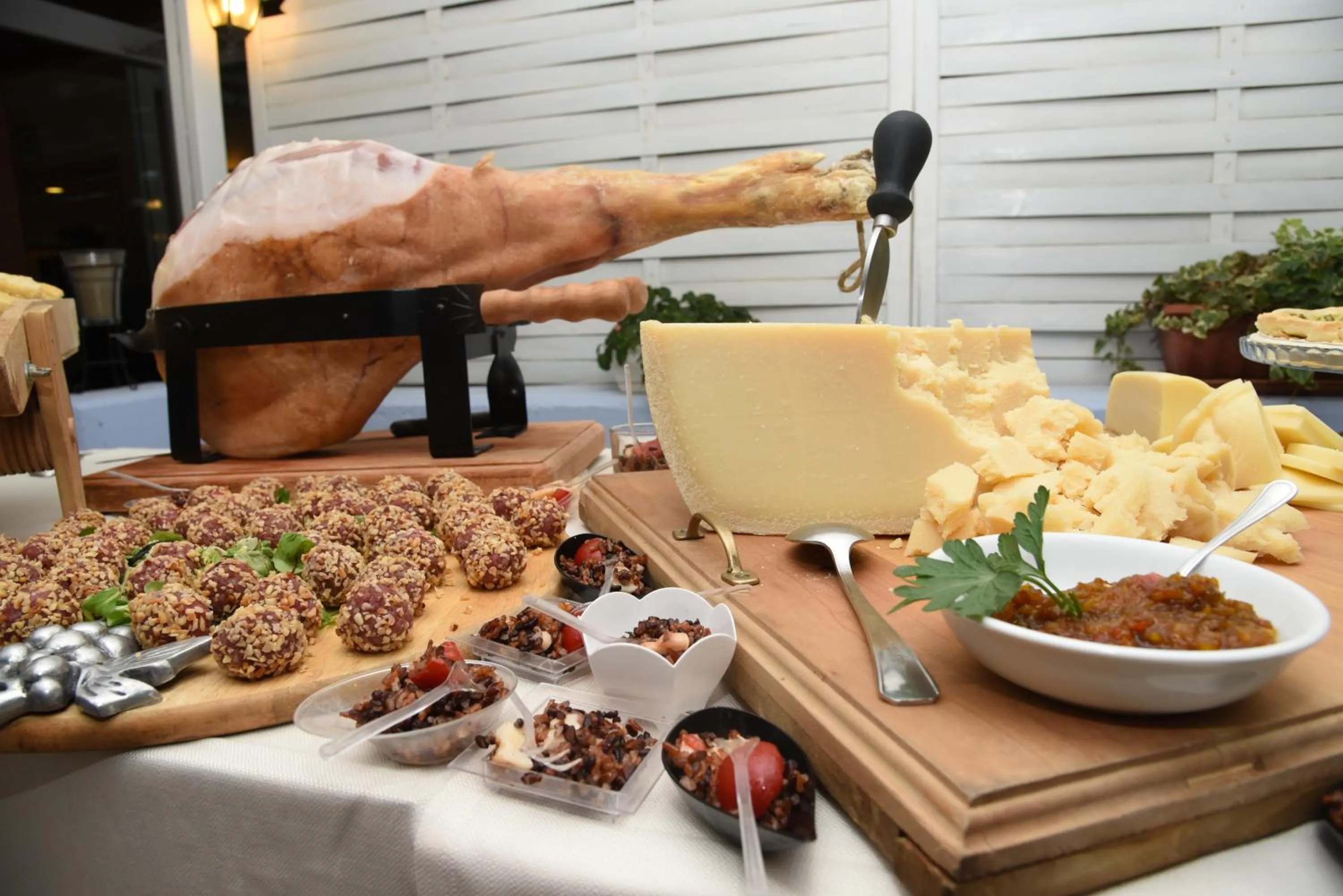 Food and drinks in Hotel Souvenir