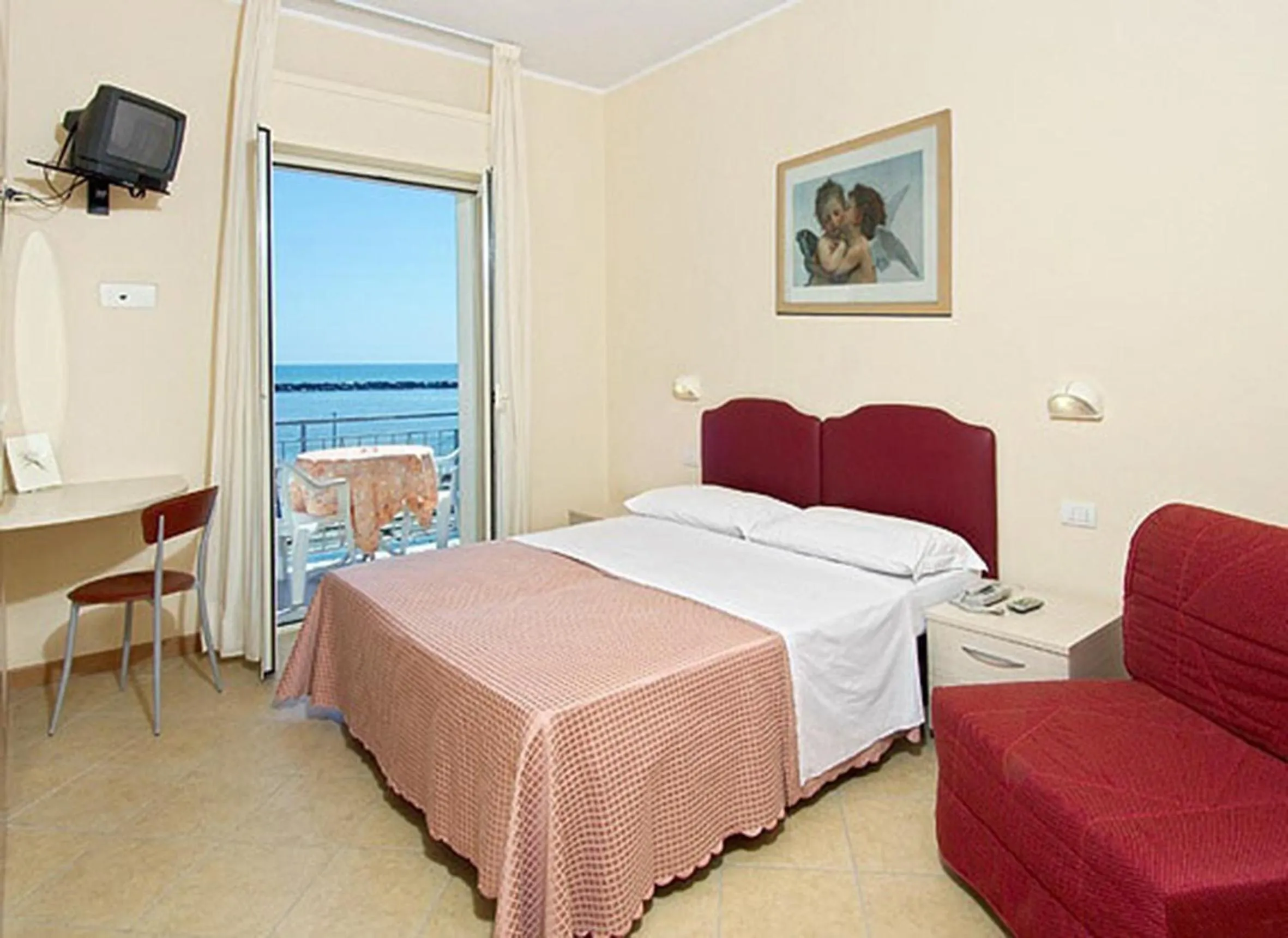 Day, Bed in Hotel Souvenir